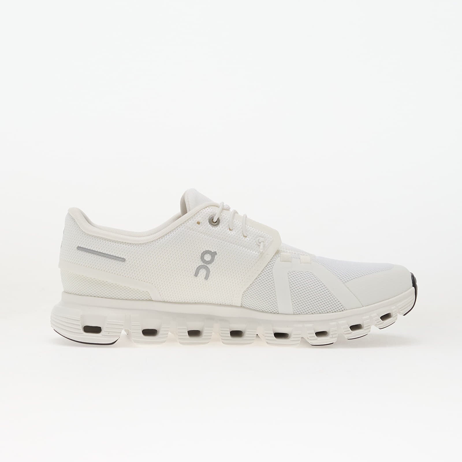On W Cloud 6 Wide White/ White