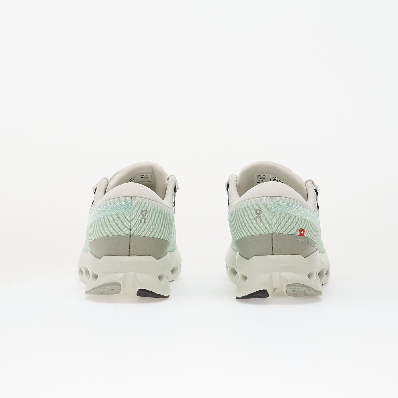 On W Cloudsurfer 2 Ivory/ Creek