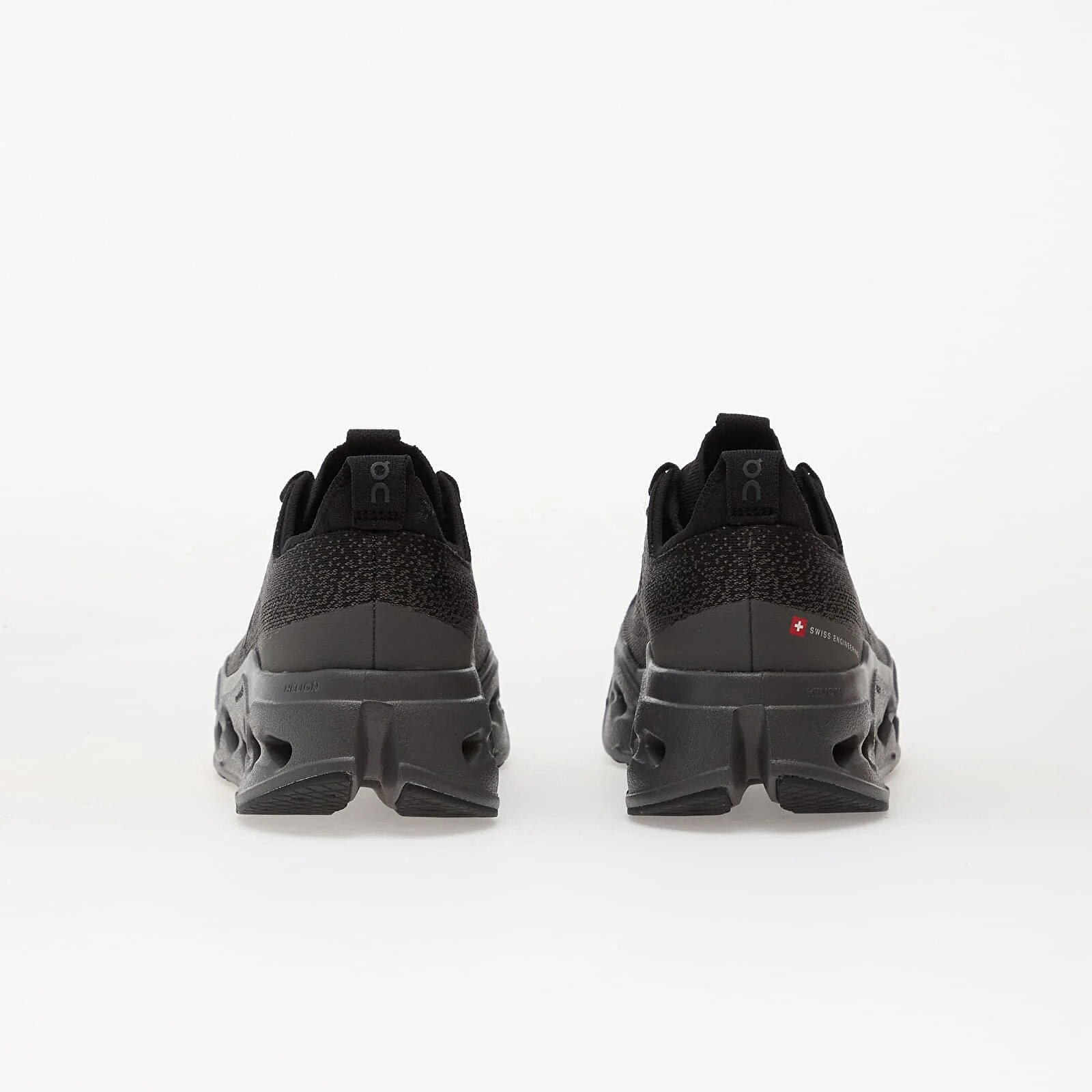 On W Cloudsurfer Max Black/ Eclipse