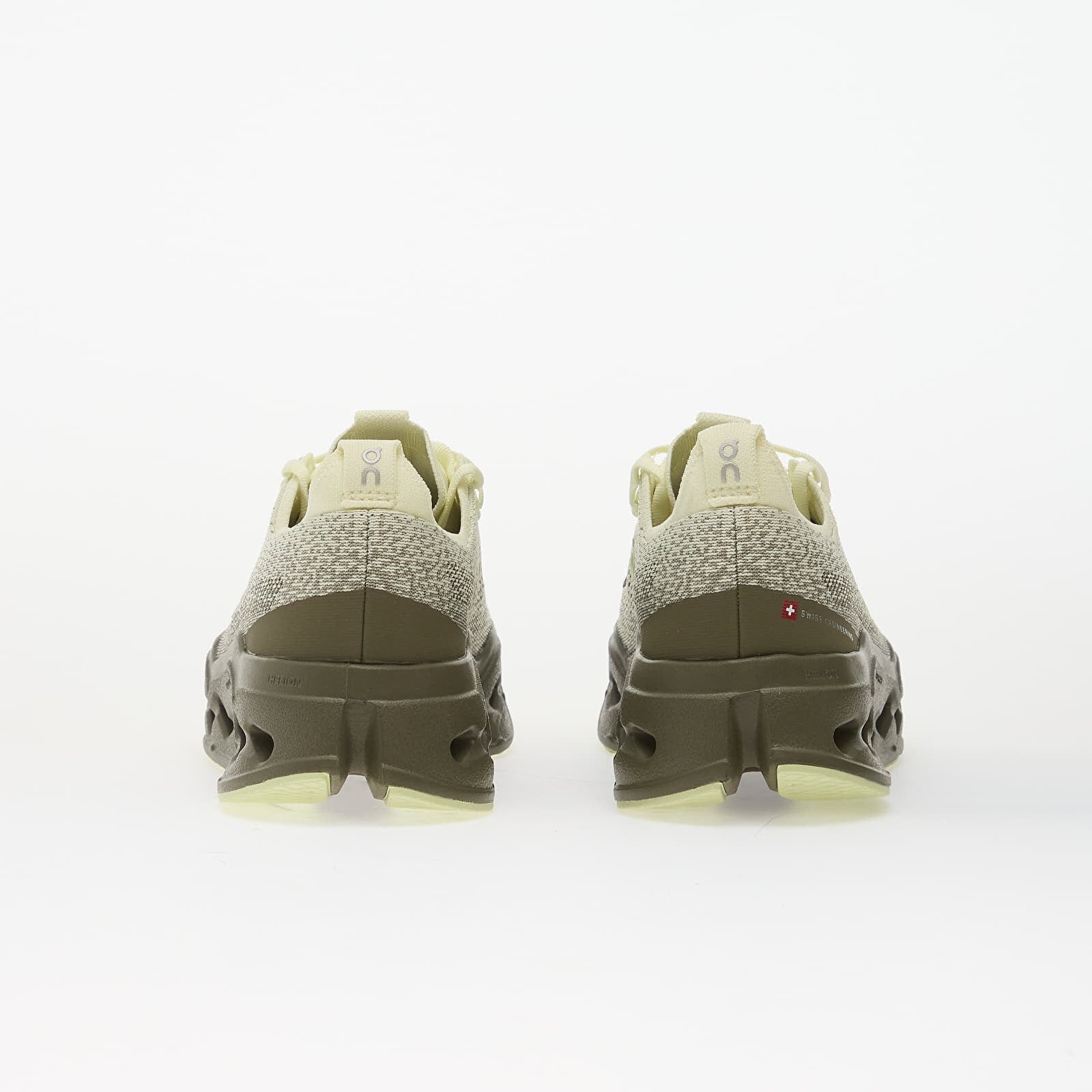 On W Cloudsurfer Max Seedling/ Olive