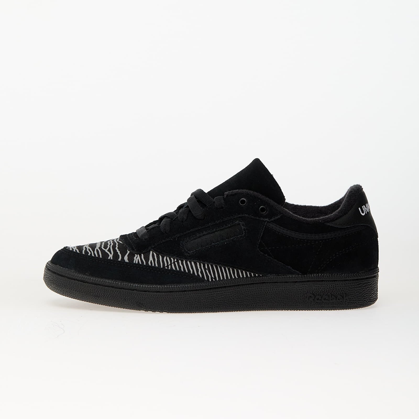 PLEASURES Сникърси x Joy Divison Reebok Club C Black