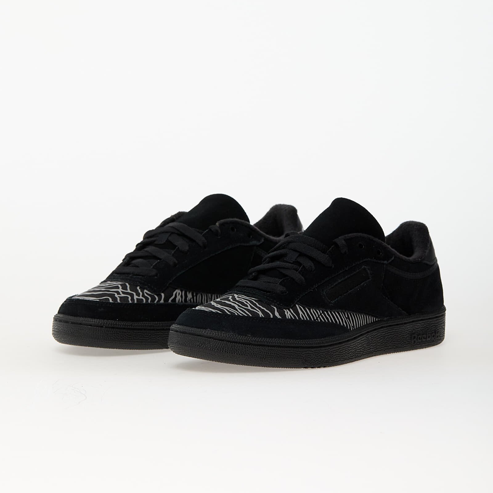 PLEASURES Сникърси x Joy Divison Reebok Club C Black