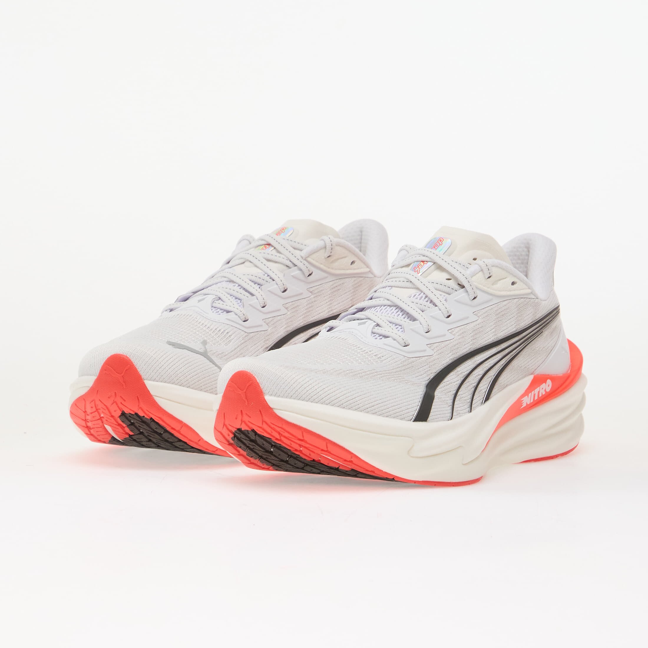 Puma Сникърси Deviate Nitro 4 White/ Ultra Red