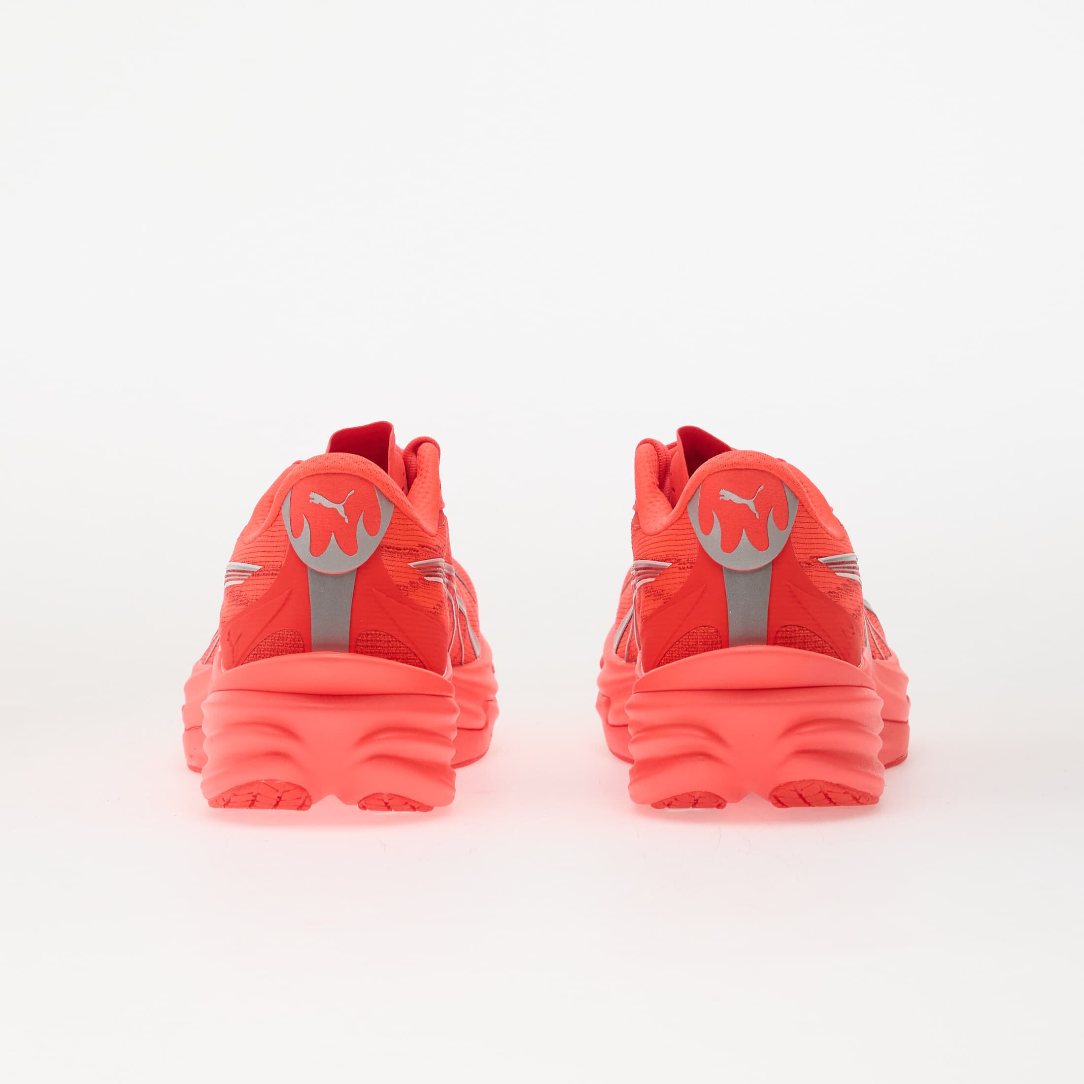 Puma Сникърси Deviate Nitro 4 Wns Ultra Red/ Silver