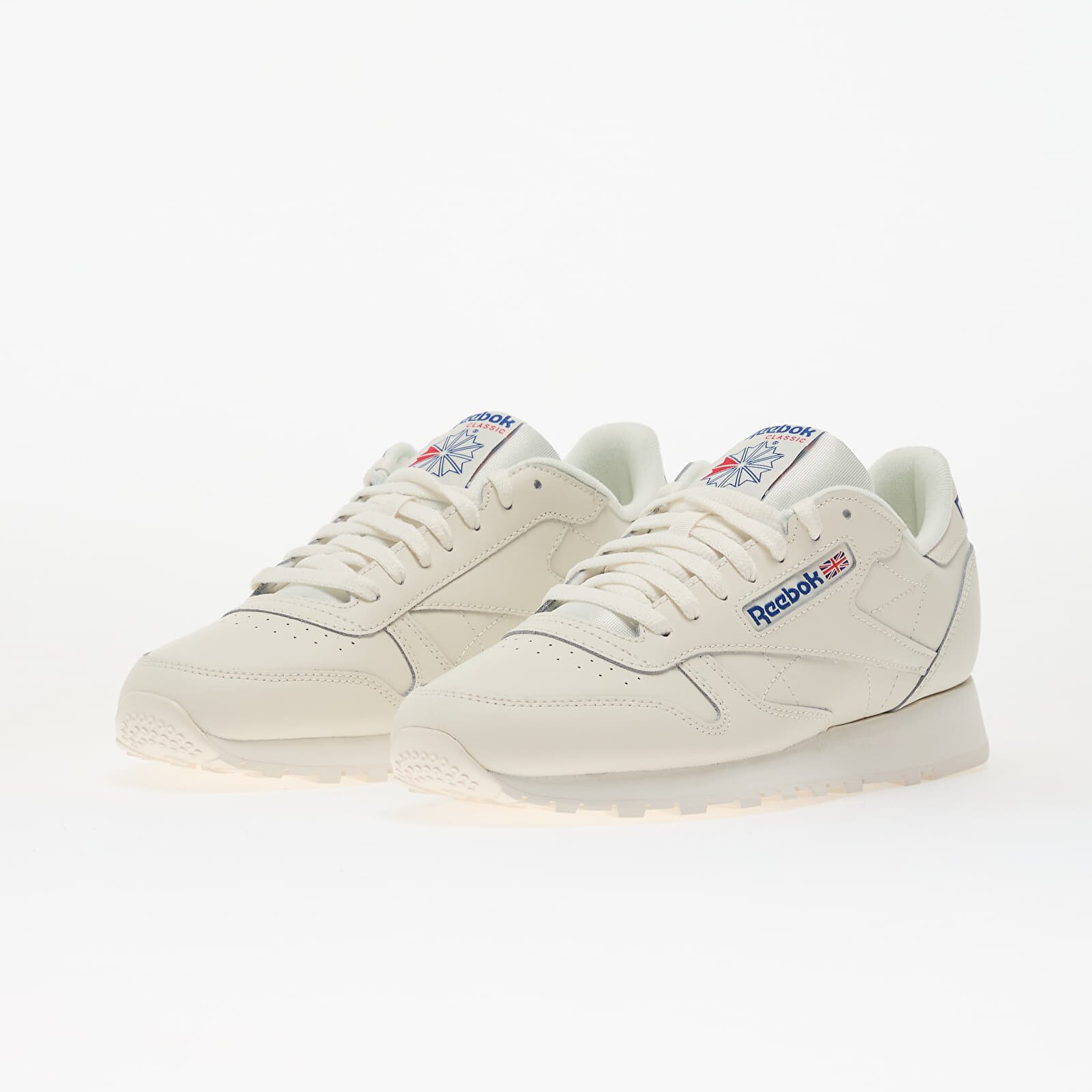 Reebok Сникърси Classic Leather Chalk/ Vecblu/ Vecred