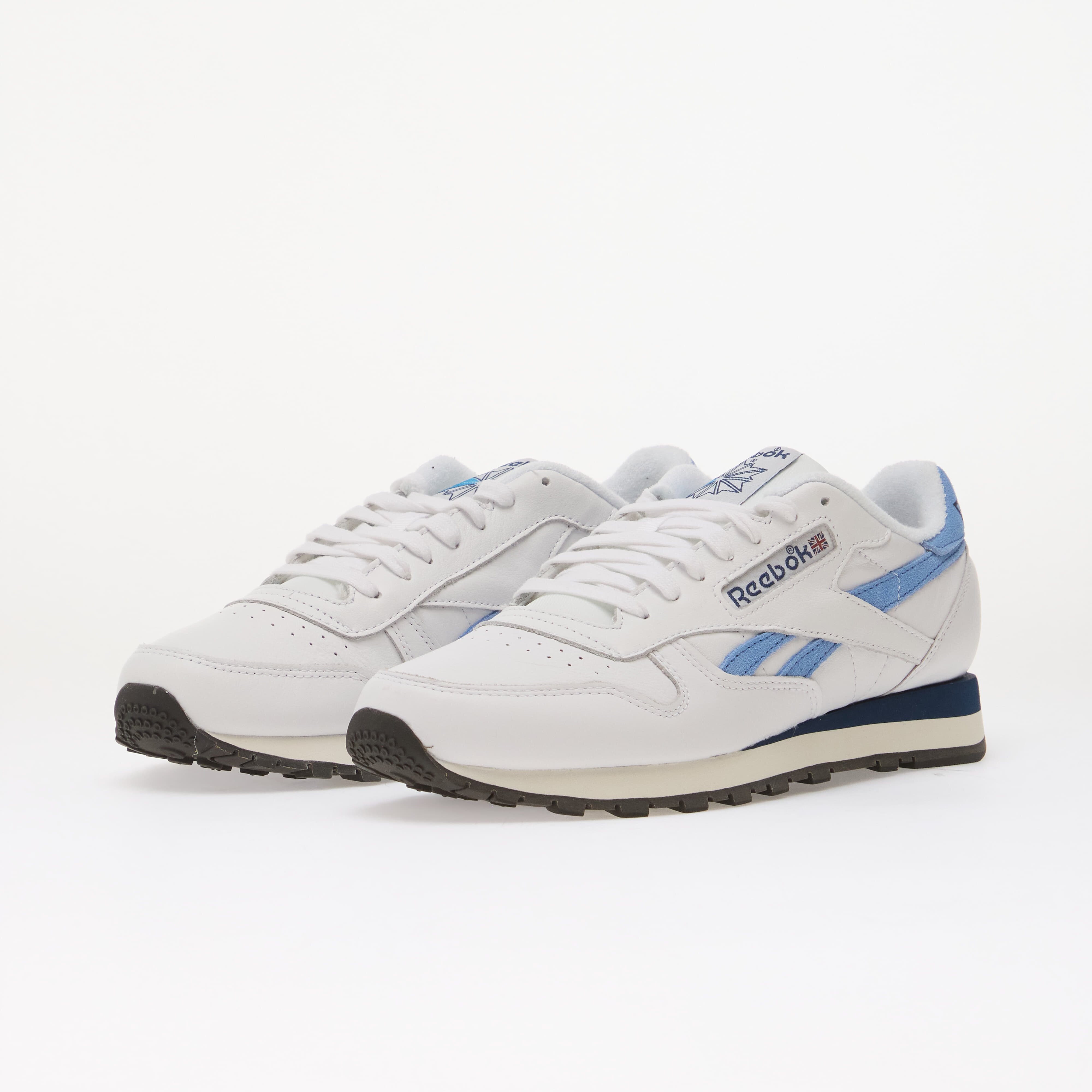 Reebok Сникърси Classic Leather Ftwr White/ Essential Blue/ Batik Blue