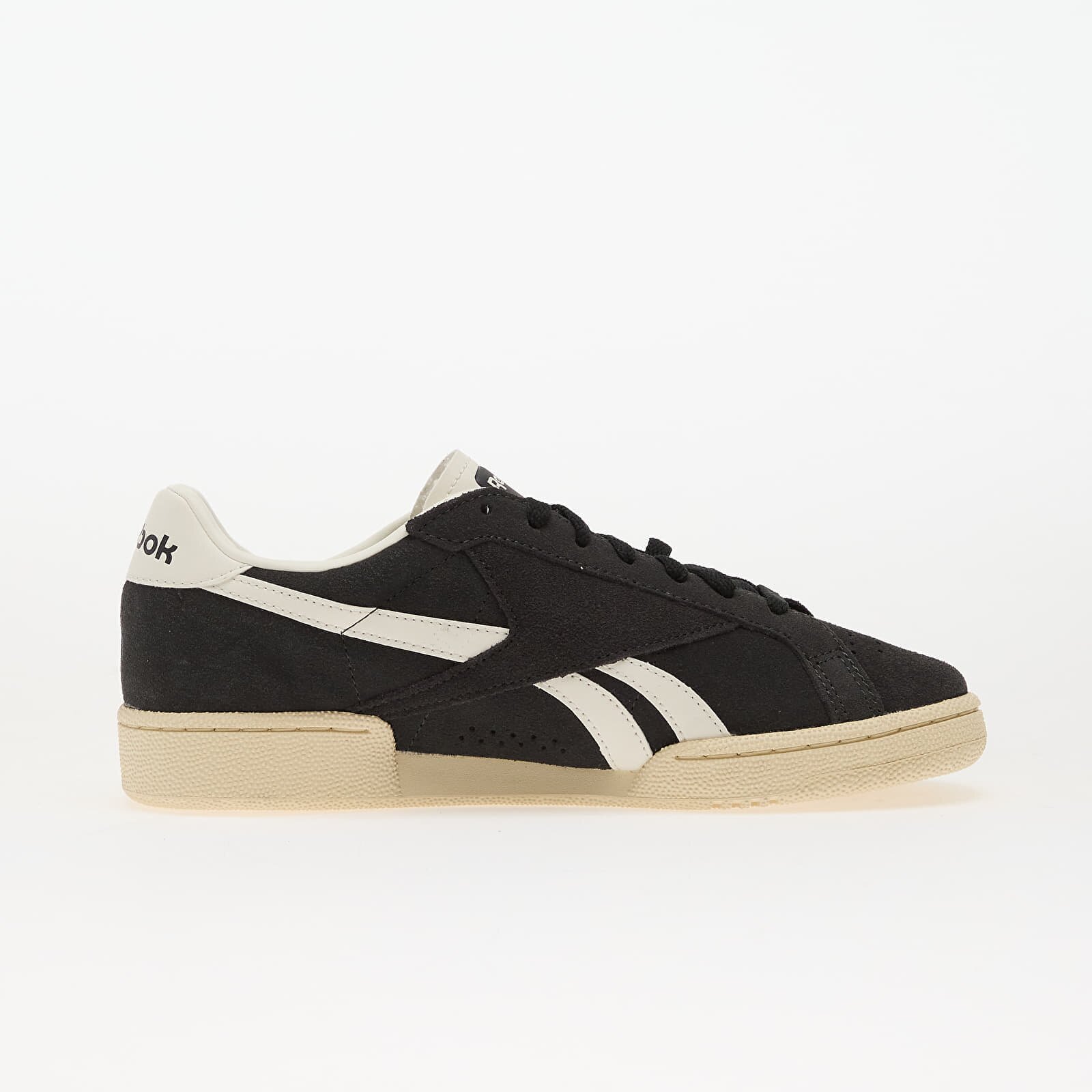 Reebok Сникърси Club C Grounds Uk Washedblack/ Paperwhite/ Chalk