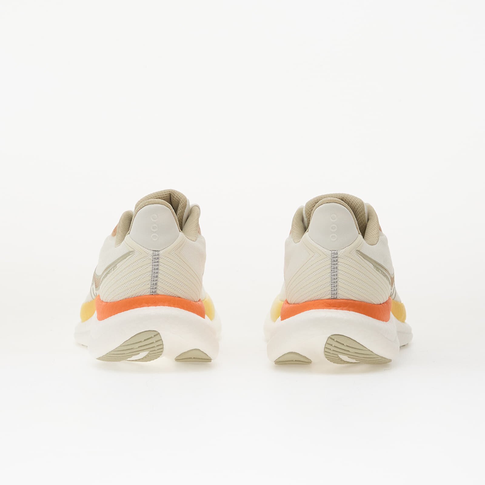 Saucony Сникърси Triumph 23 Ivory/ Fire