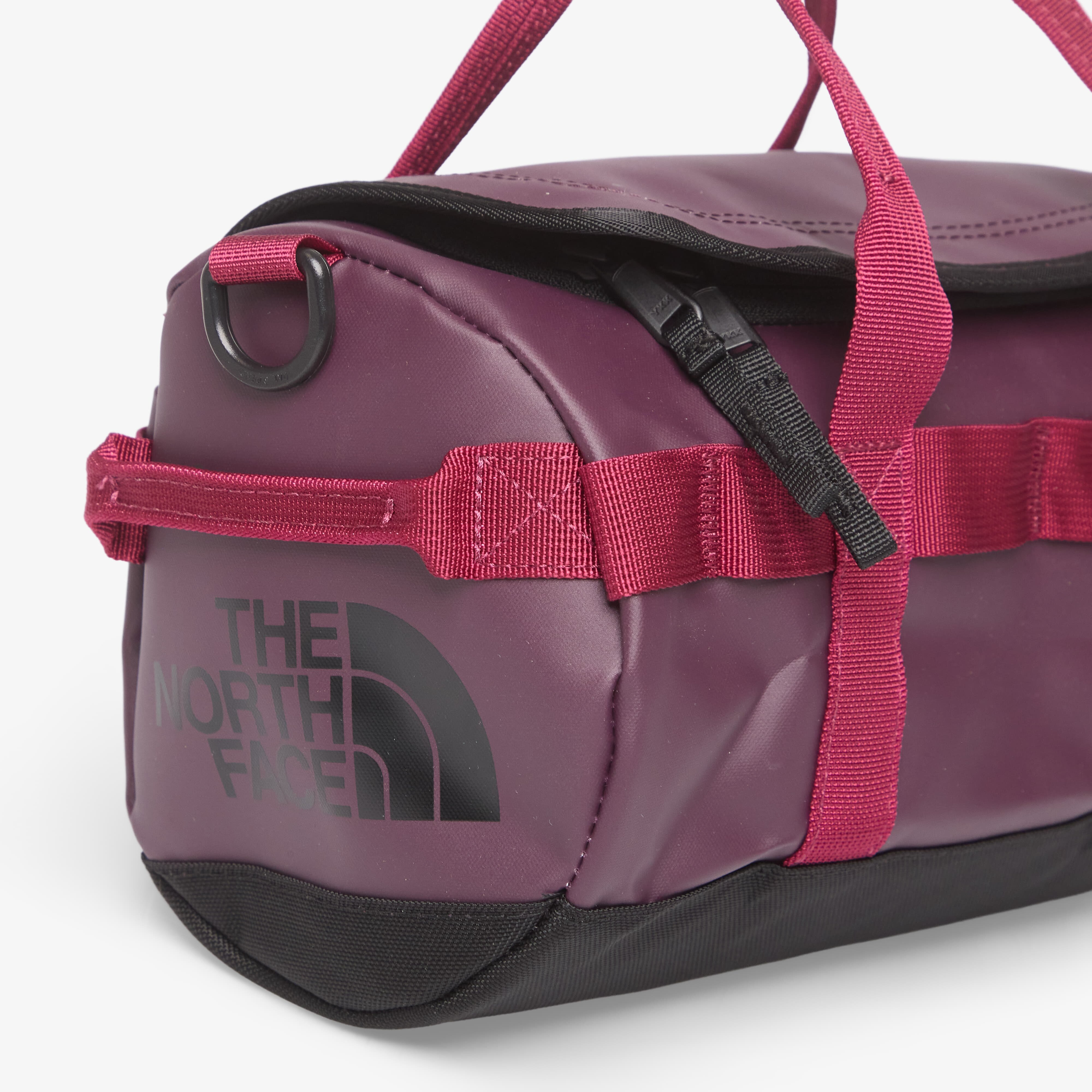 The North Face Чанта BCD Shoulder Bag Deep Burgundy/TNF Black
