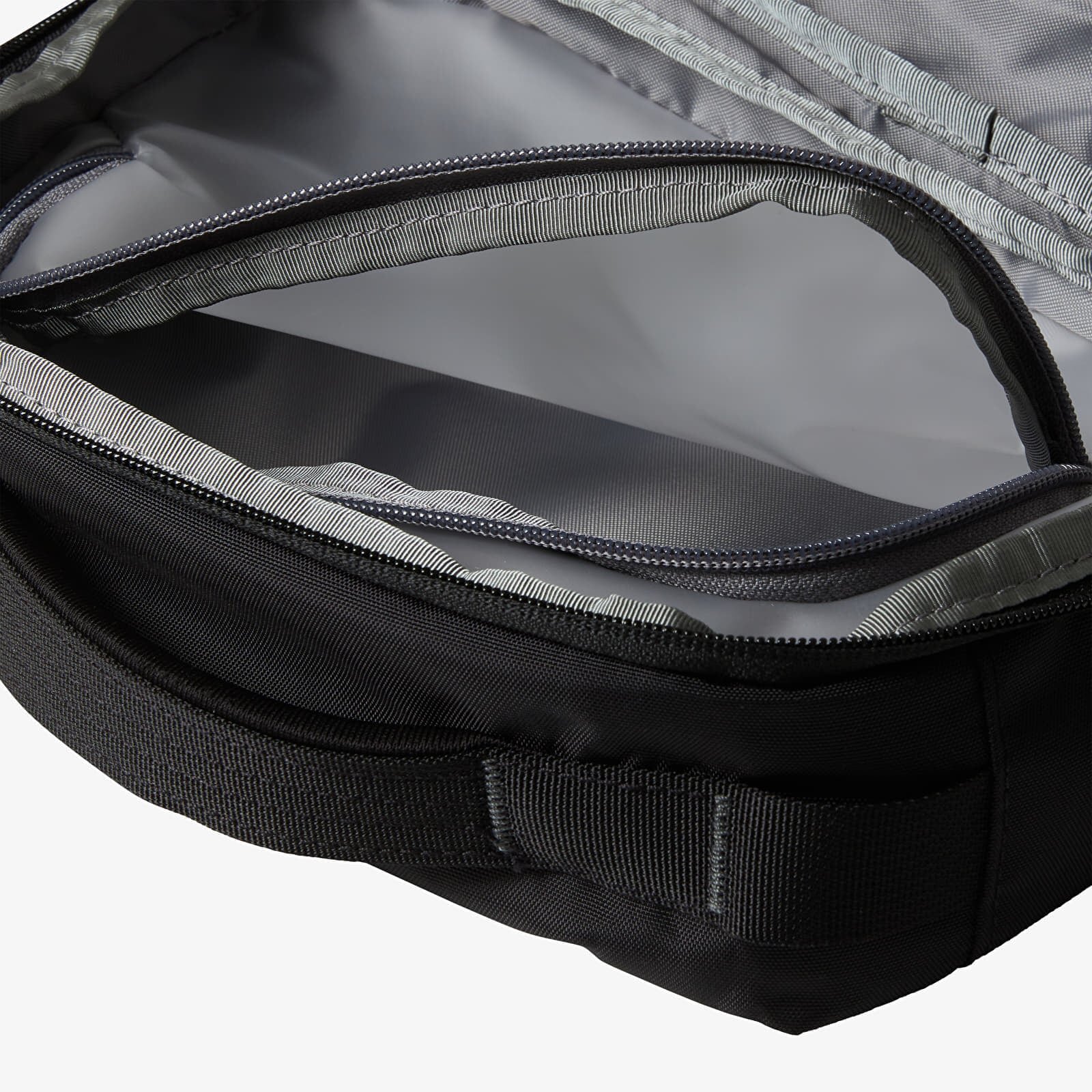 The North Face Калъф Base Camp Voyager Toiletry Kit TNF Black/ Asphalt Grey