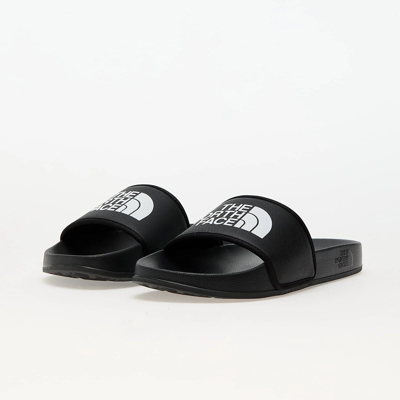 The North Face Обувки M Base Camp Slide III Tnf Black/ Tnf White