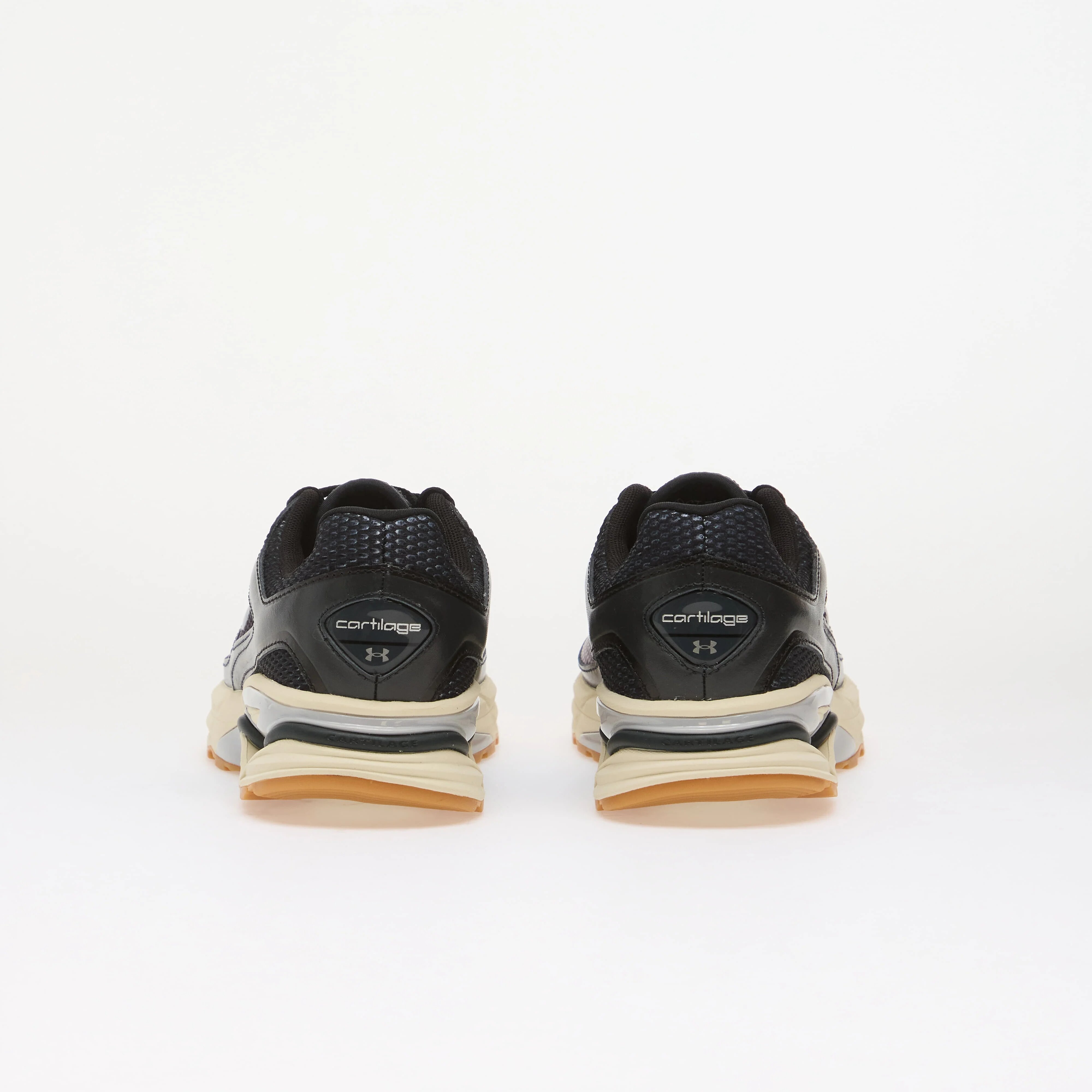 Under Armour Сникърси HOVR Apparition RTRFTR TC Black/ Winter White/ Metallic Silver