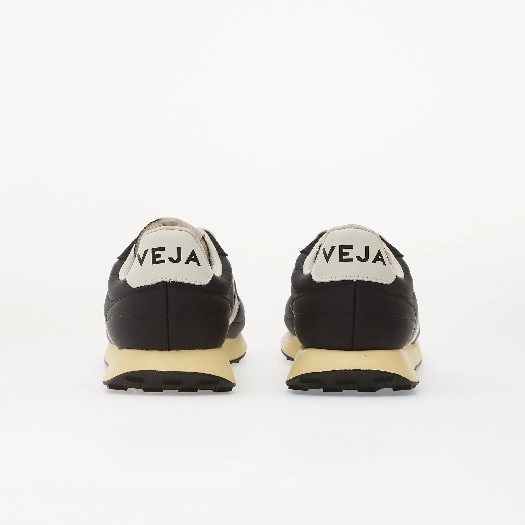 Veja Сникърси Belem Nolyn Black/ White