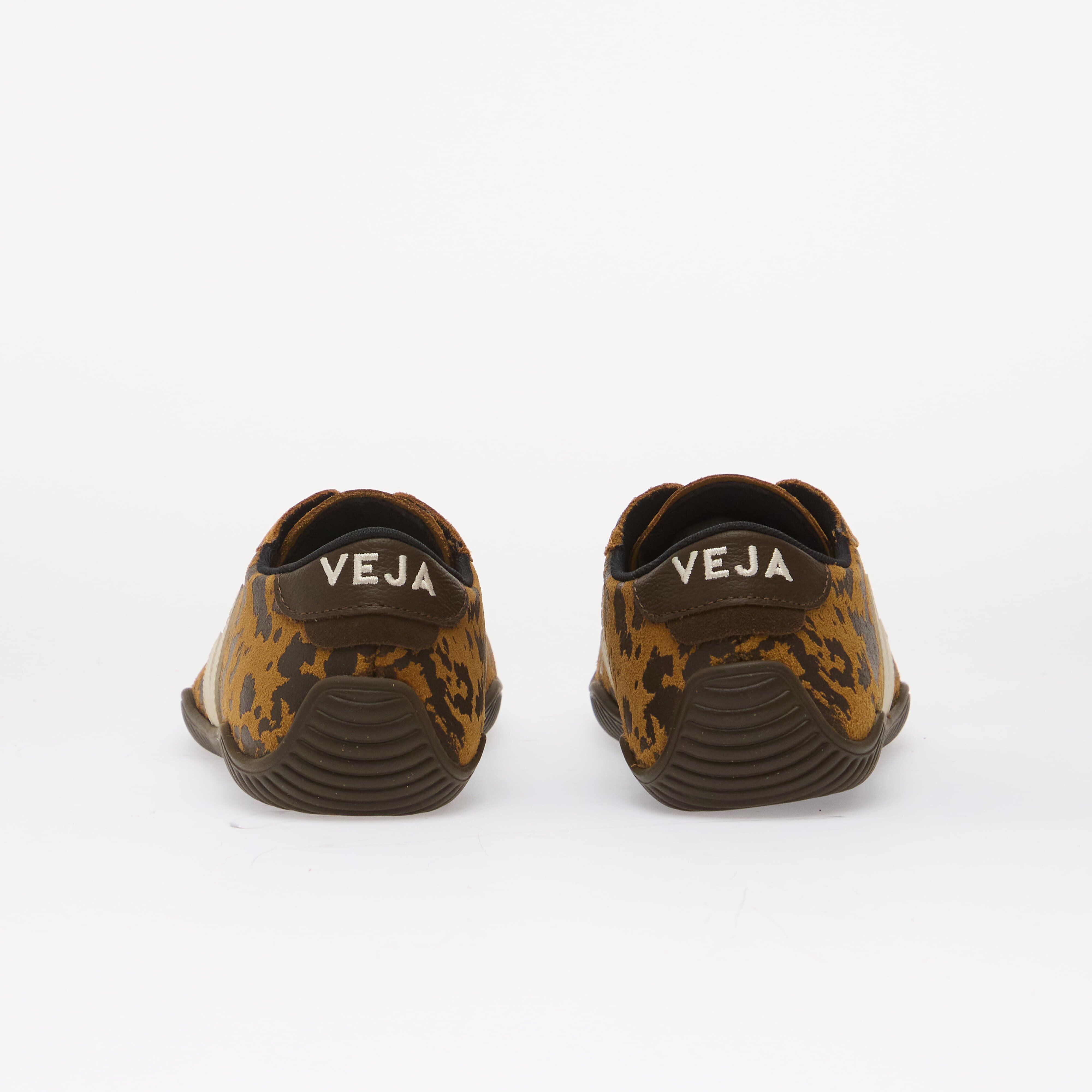 Veja Сникърси Jitsu Suede Camel-Wild-Country