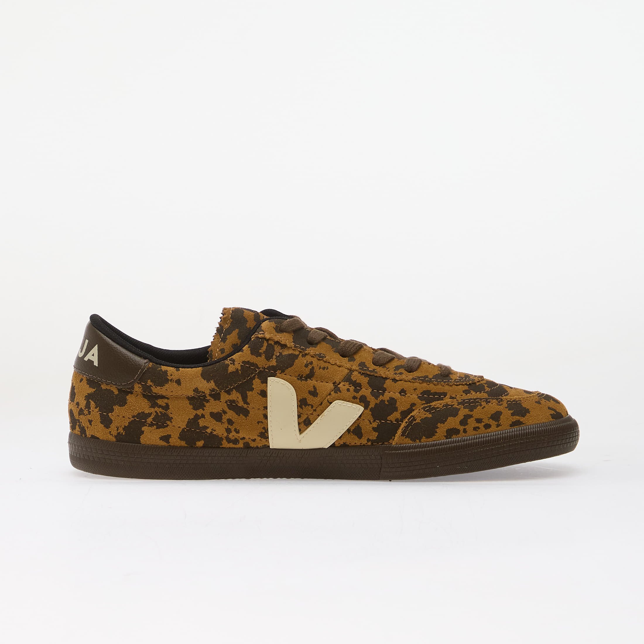 Veja Сникърси Panenka Suede Camel-Wild-Country