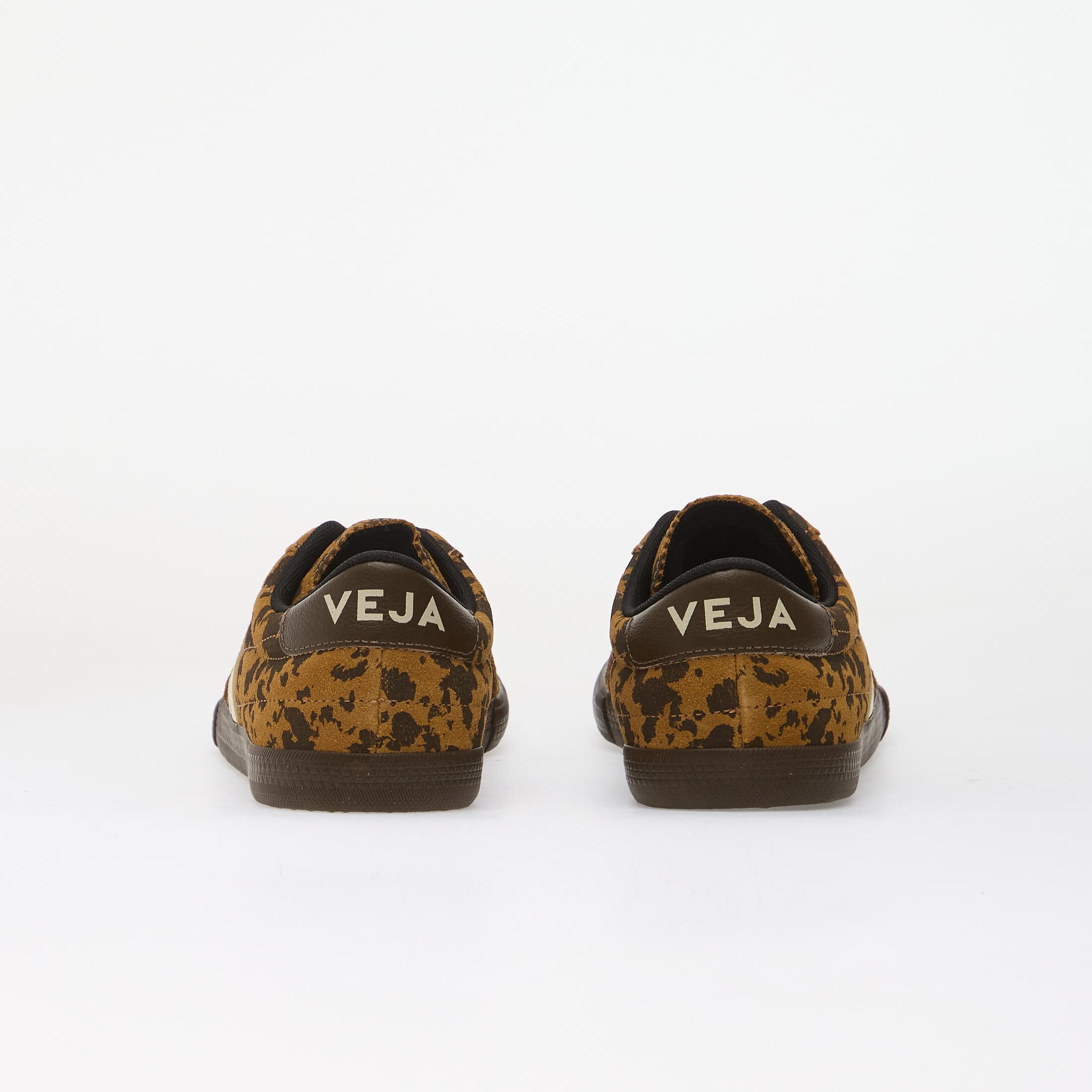 Veja Сникърси Panenka Suede Camel-Wild-Country
