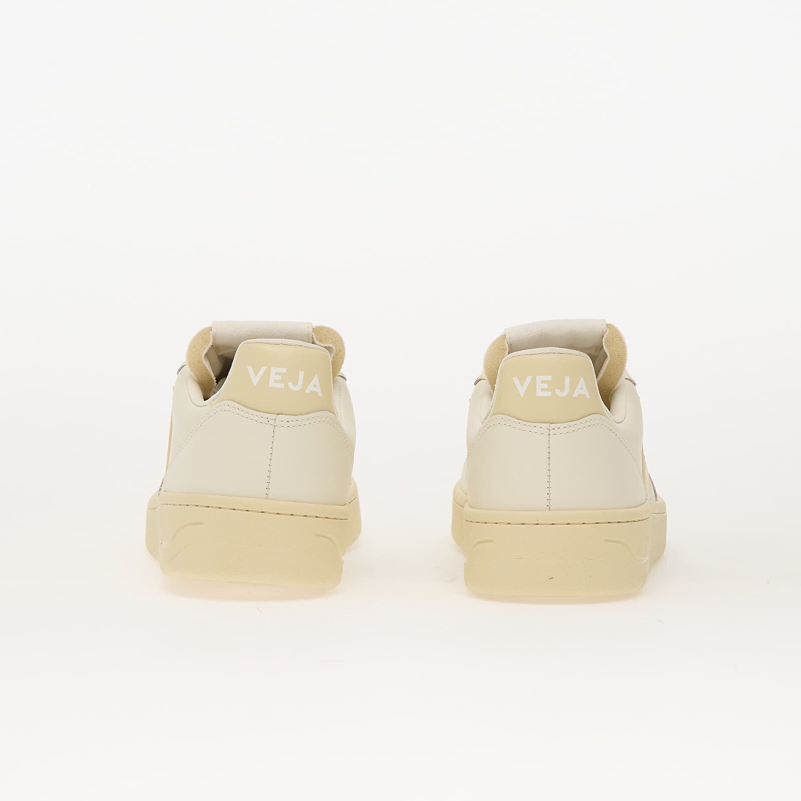 Veja Сникърси V-10 Leather Pure_Calcaire