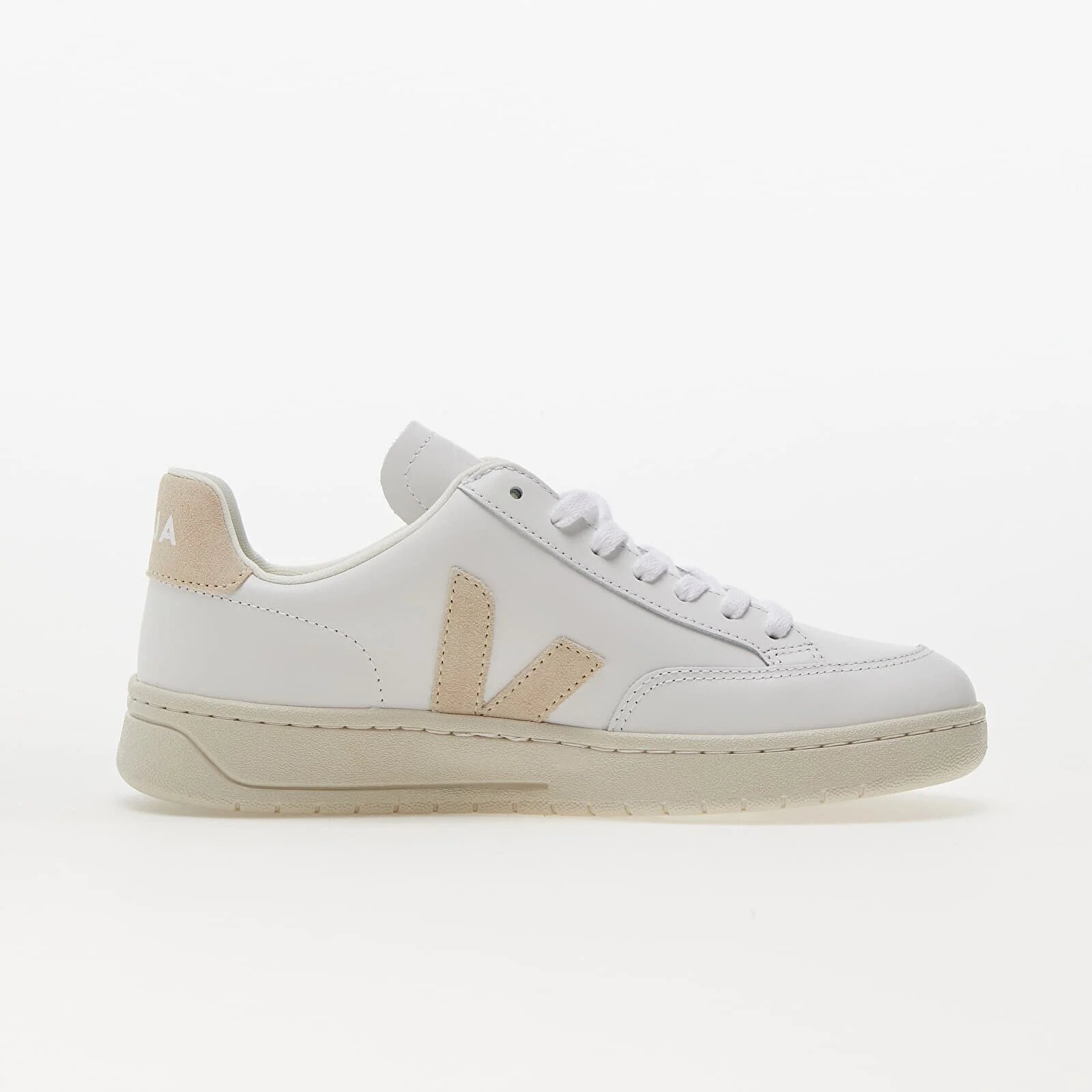 Veja Сникърси V-12 Leather Extra White/ Sable