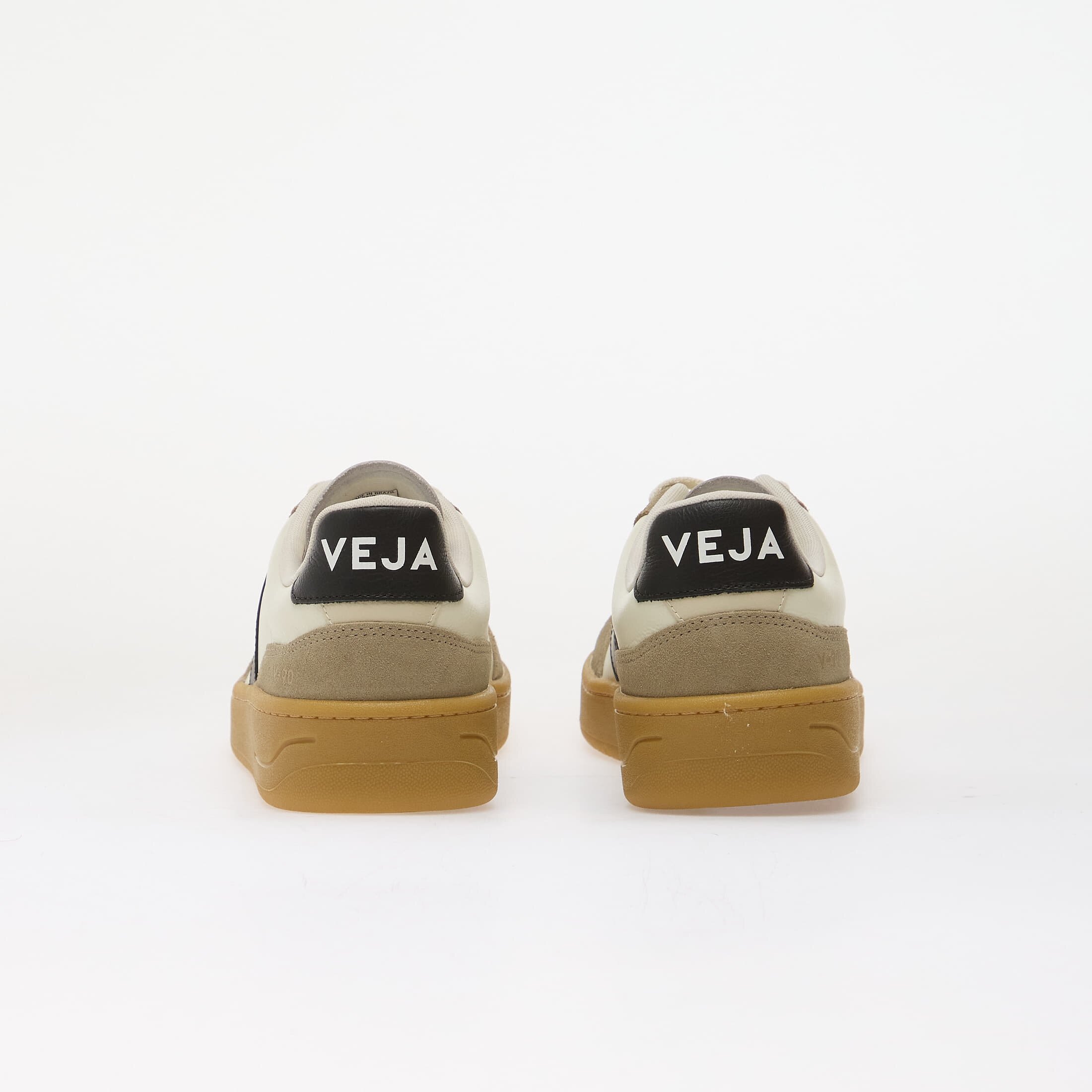 Veja Сникърси V-90 O.T. Leather Pure/ Black/ Natural