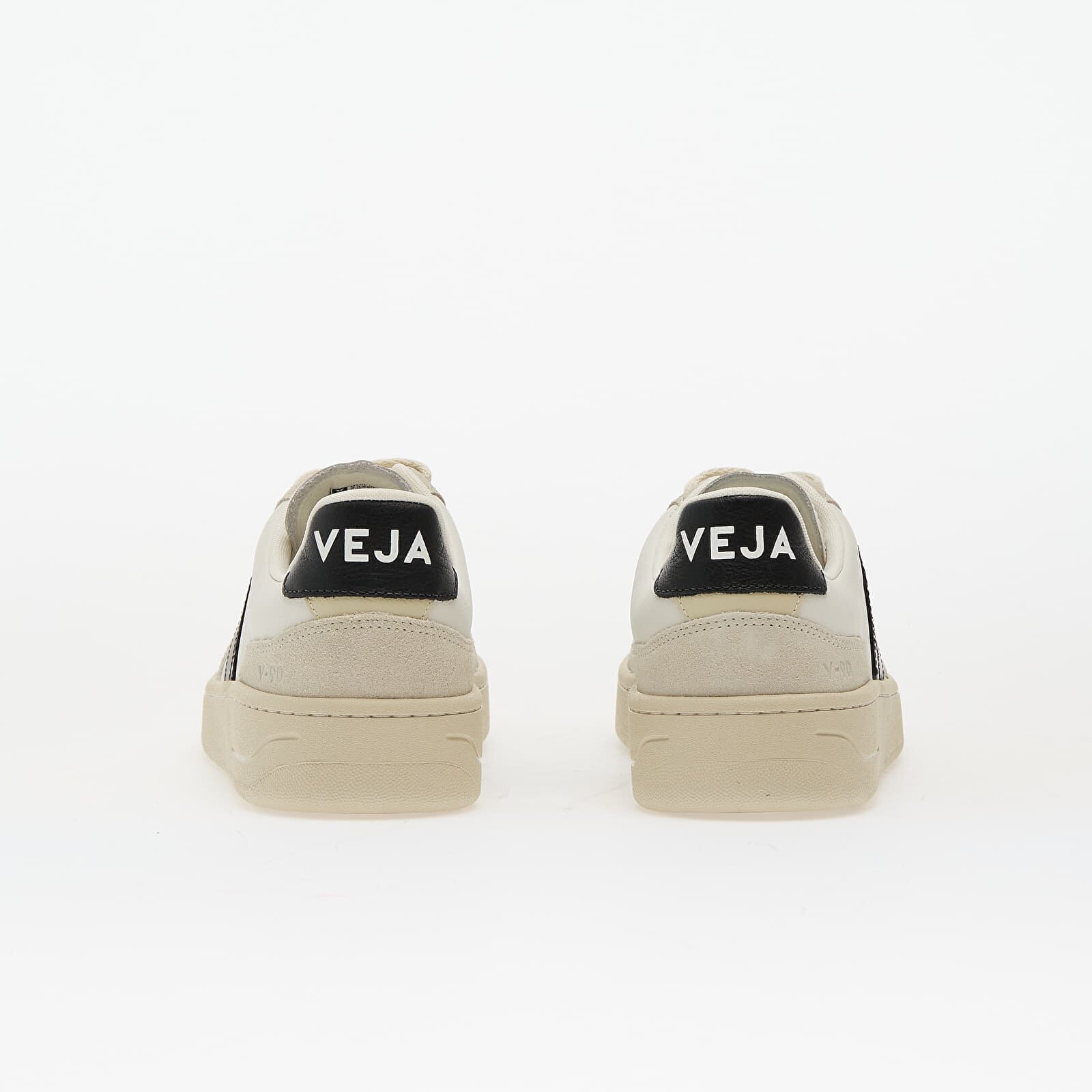 Veja Сникърси V-90 O.T. Leather White/ Black