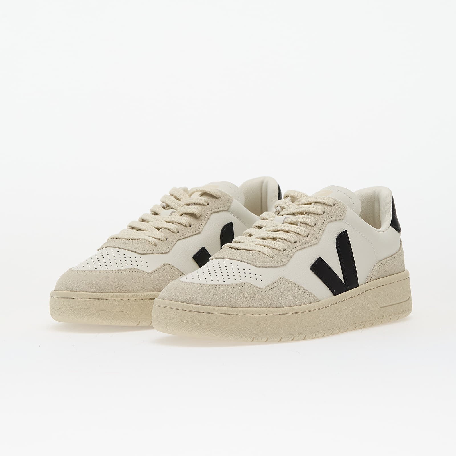 Veja Сникърси V-90 O.T. Leather White/ Black