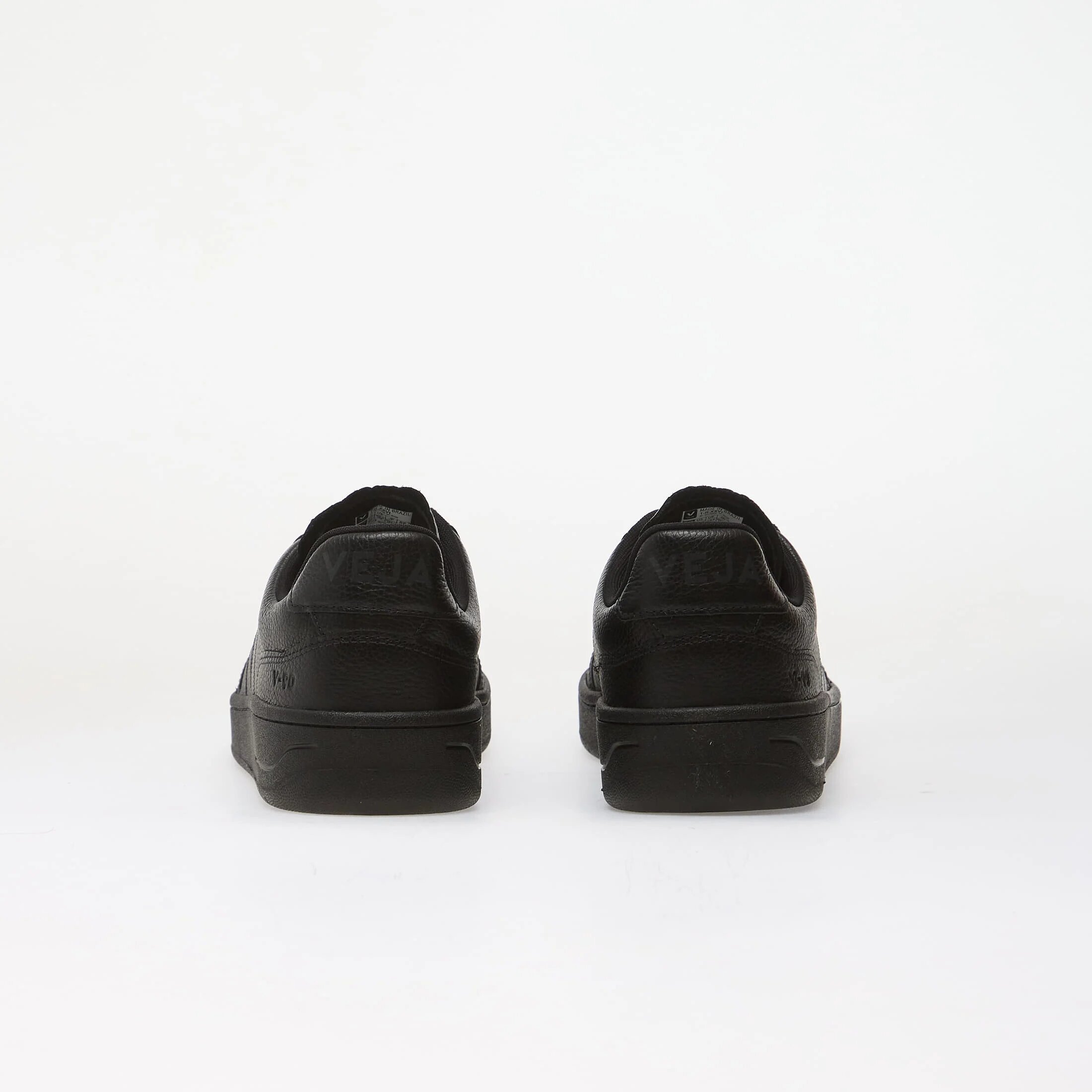 Veja Сникърси V-90 Zz Grained Oil Leath Full-Black
