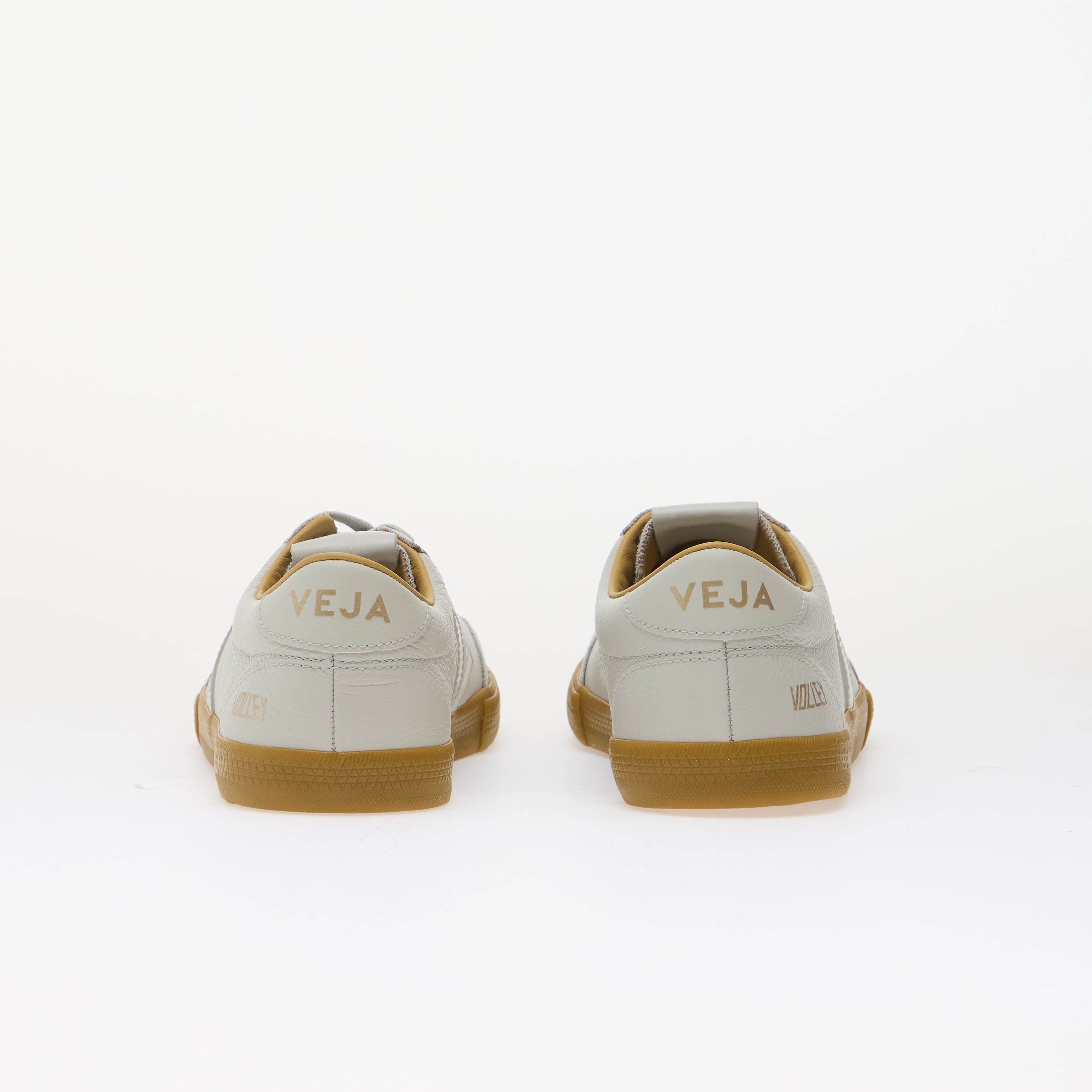 Veja Сникърси Volley Sig Grained Oil Leather Pearl