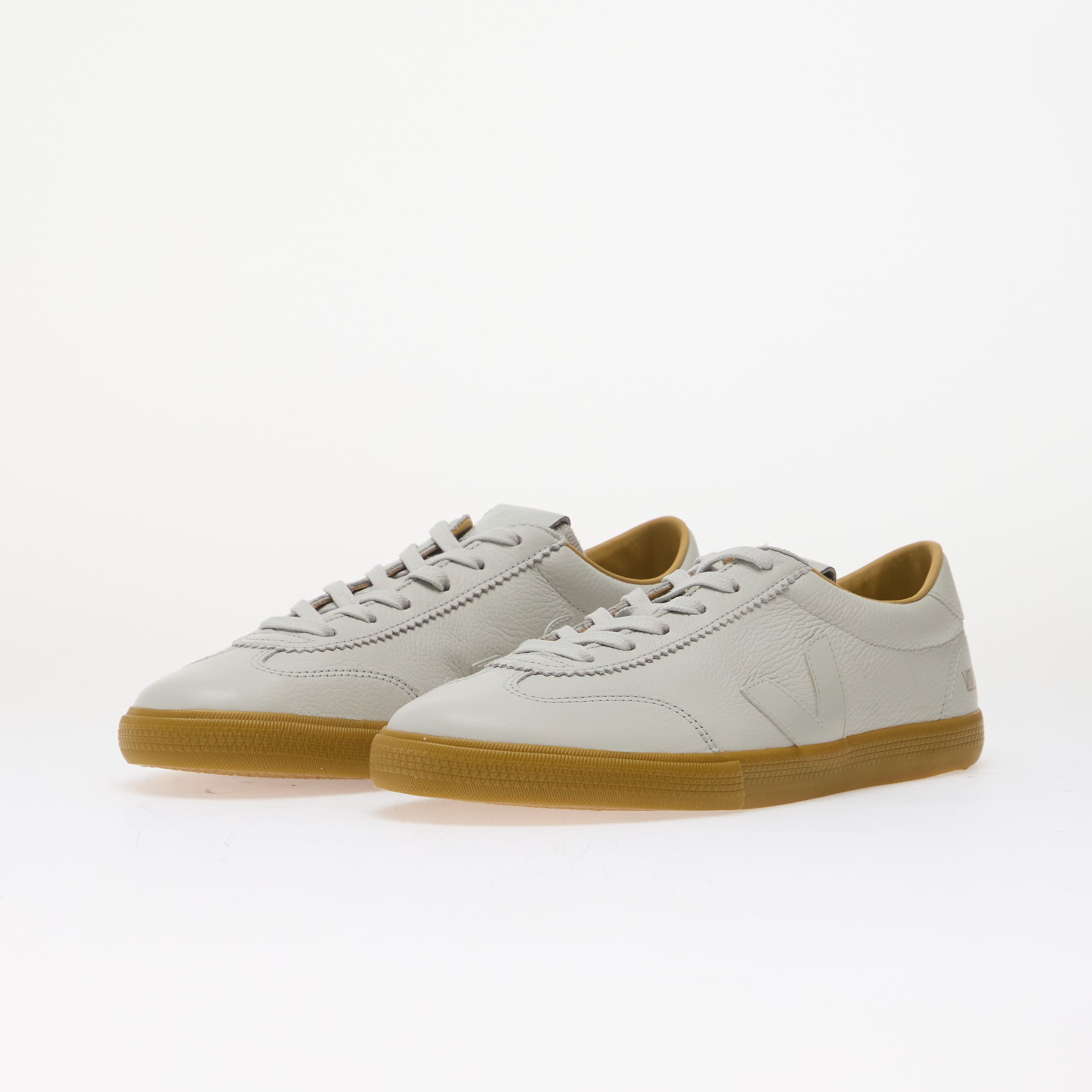 Veja Сникърси Volley Sig Grained Oil Leather Pearl
