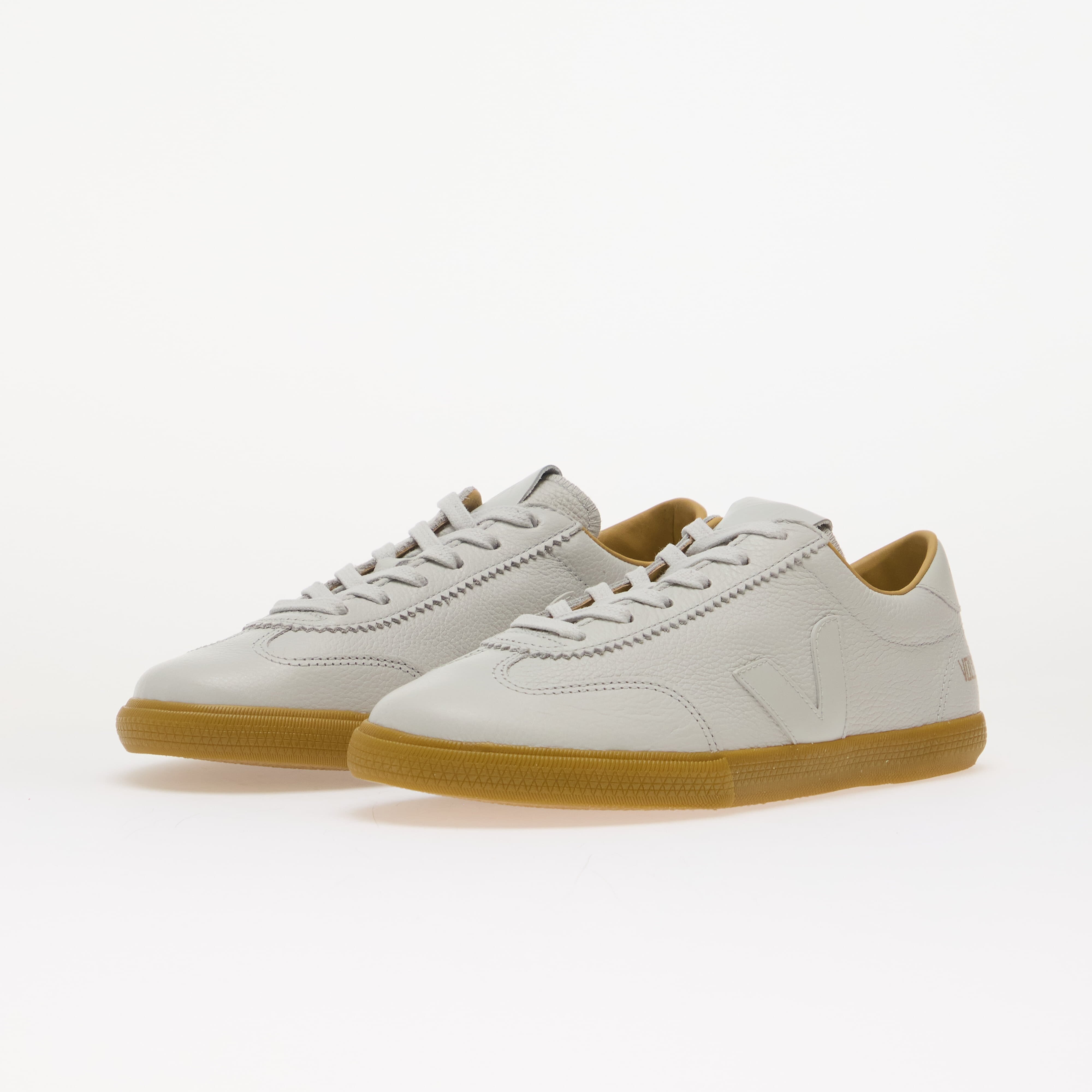 Veja Сникърси Volley Sig Grained Oil Leather Pearl