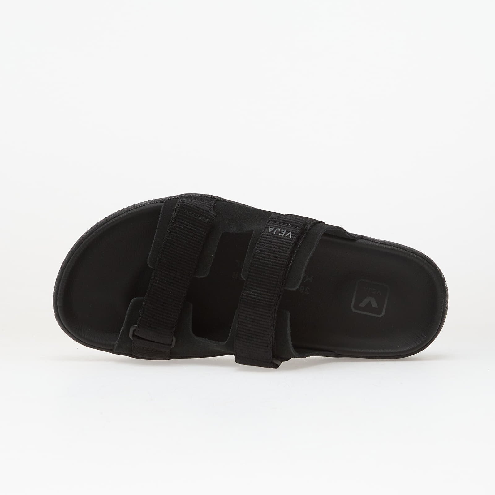 Veja Сникърси W Arpoador Full-Black