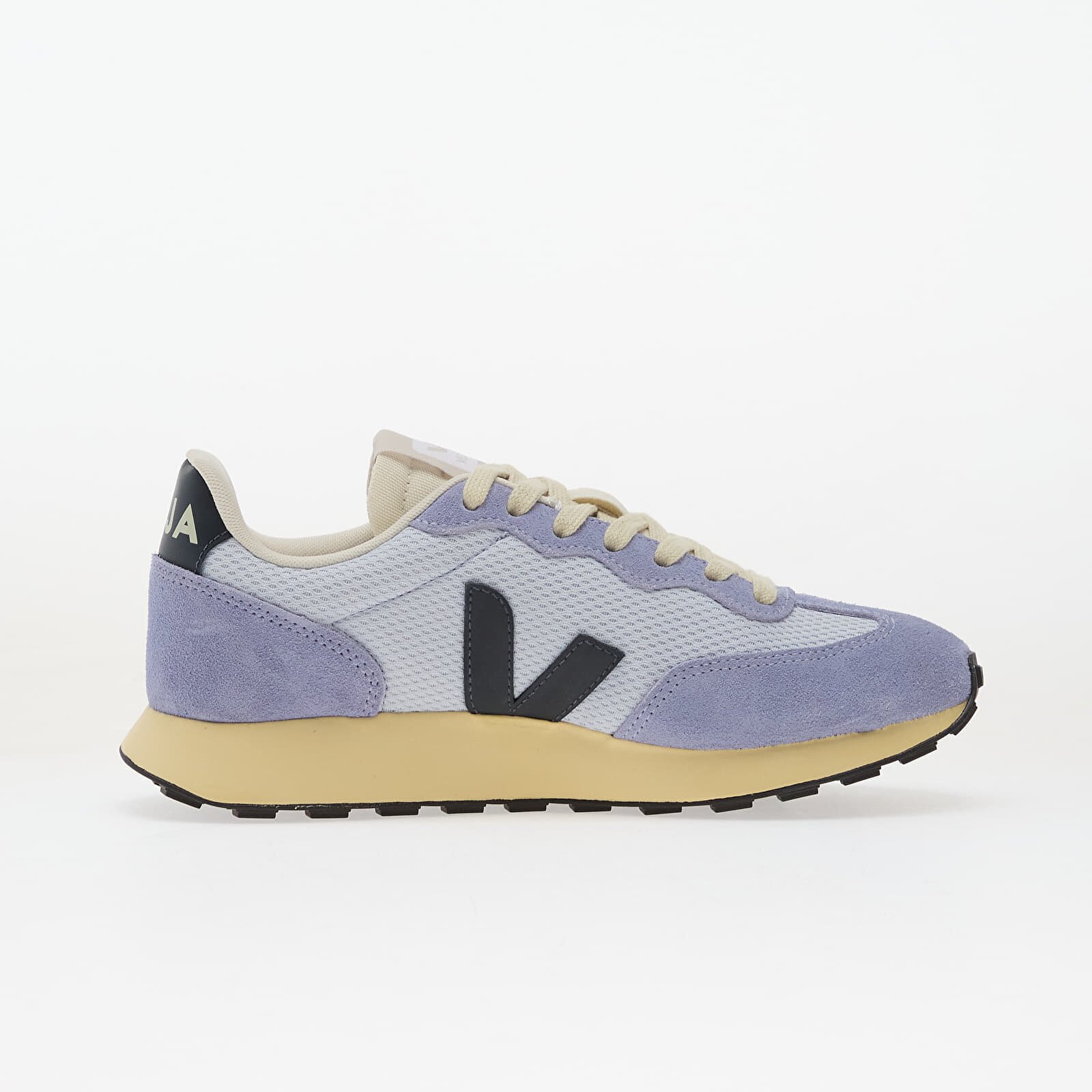 Veja Сникърси W Rio Branco II Swan/ Nautico