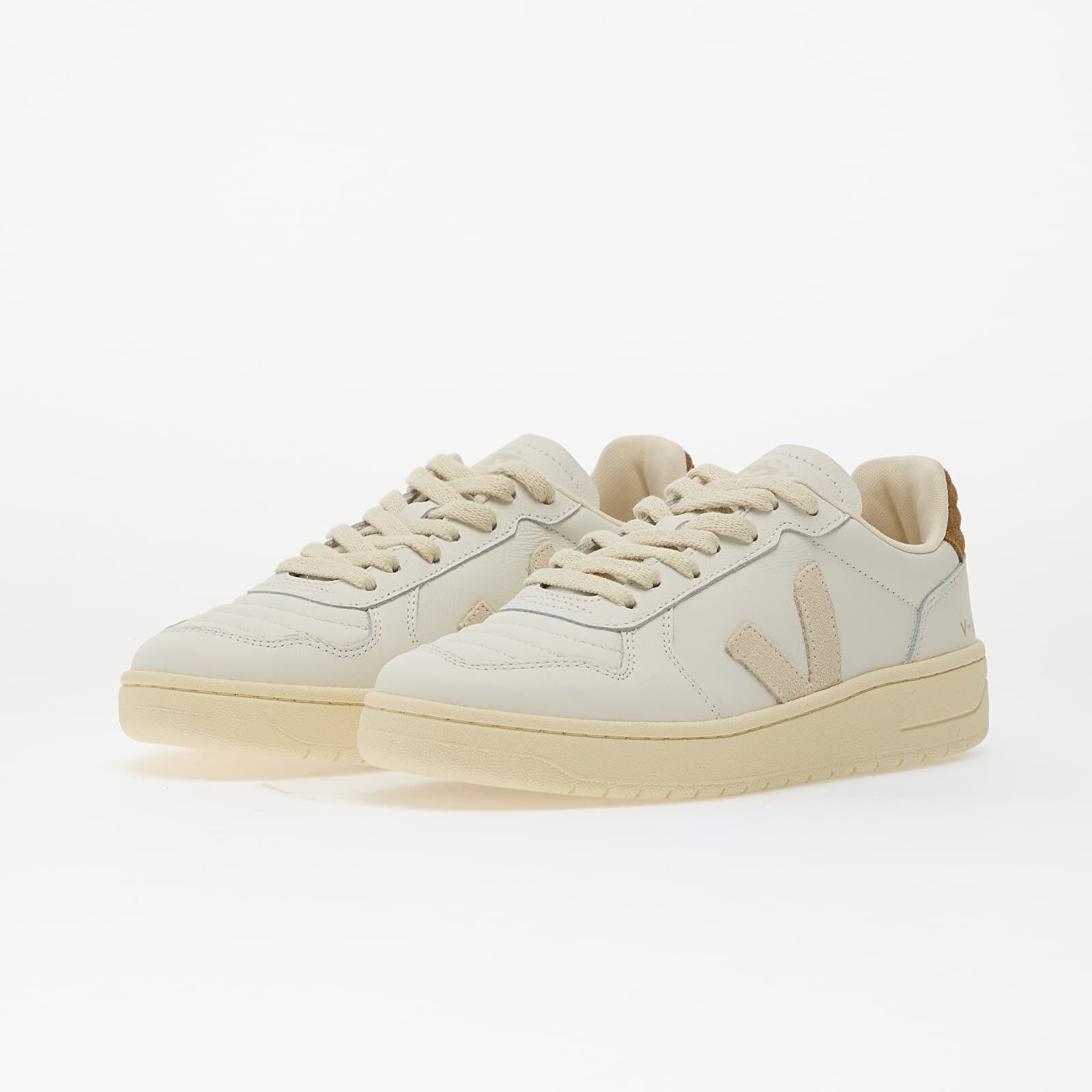 Veja Сникърси W V-82 II White/ Pierre/ Tent
