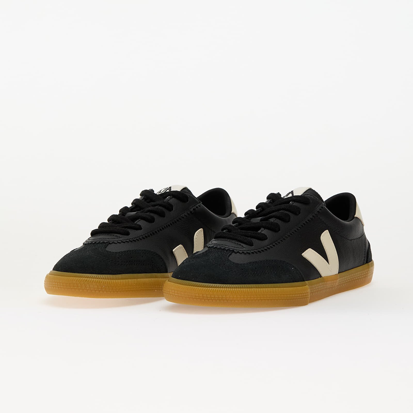 Veja Сникърси W Volley O.T. Leather Black_Pierre