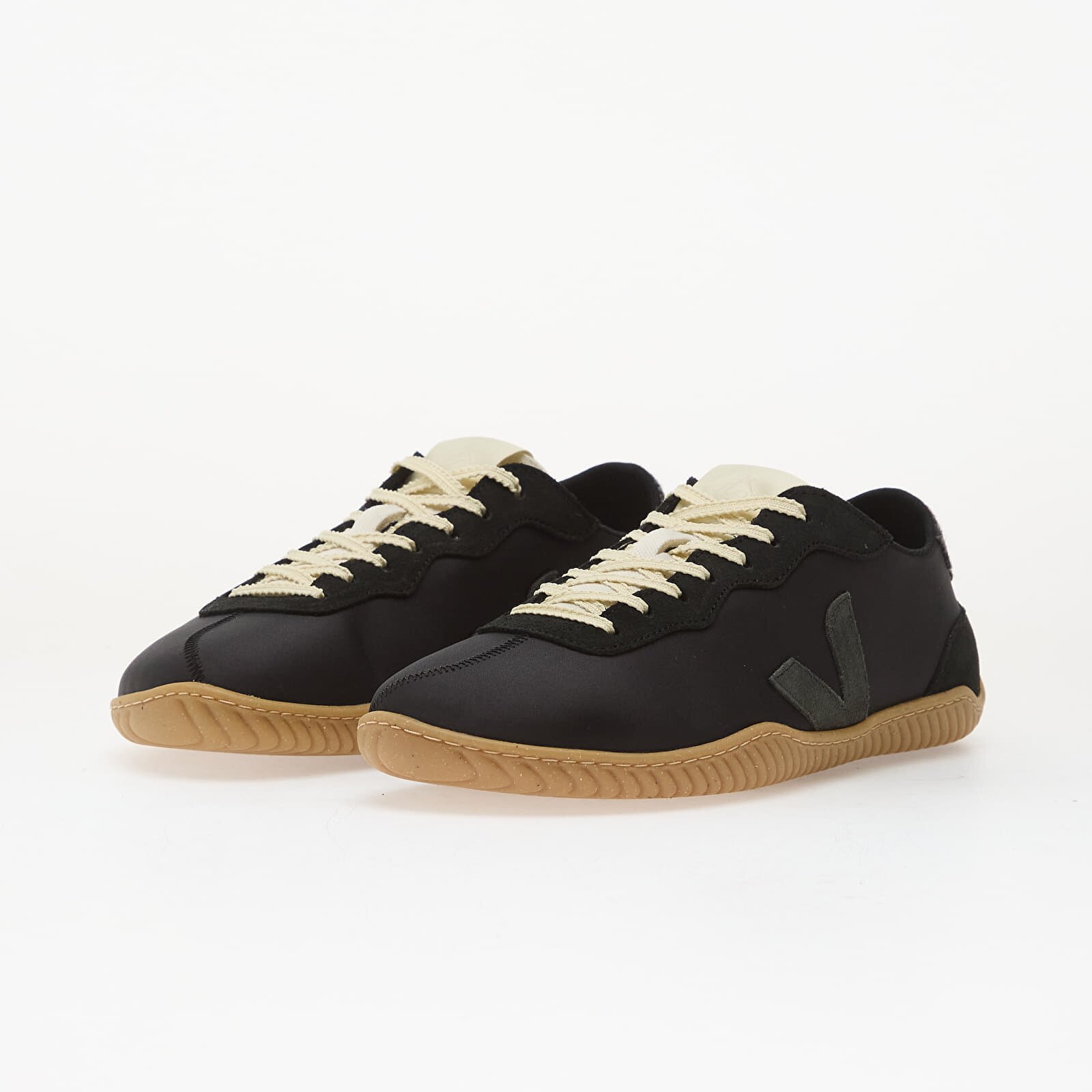 Veja Сникърси W x Baserange Jitsu Black