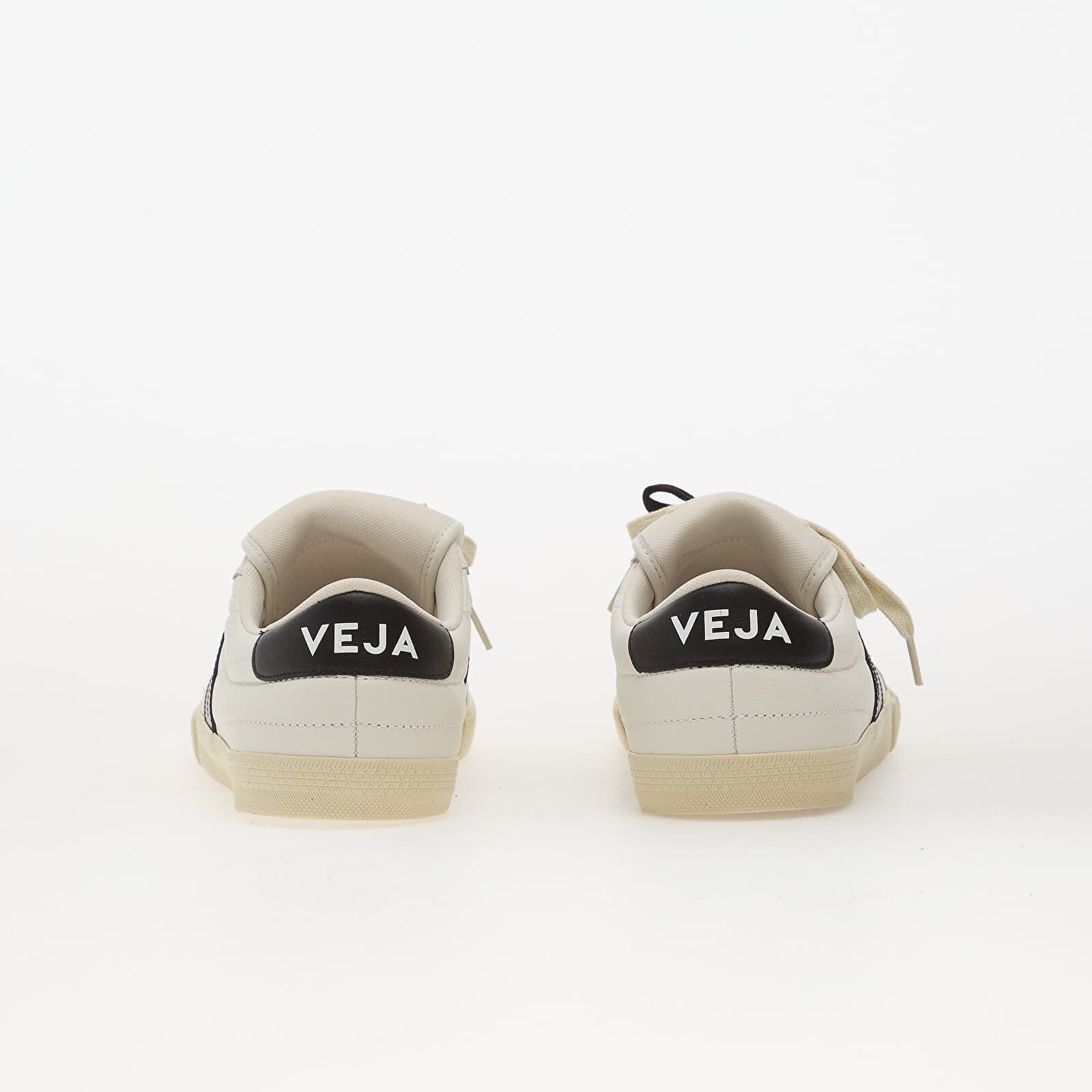 Veja Сникърси x Magliano Panenka White