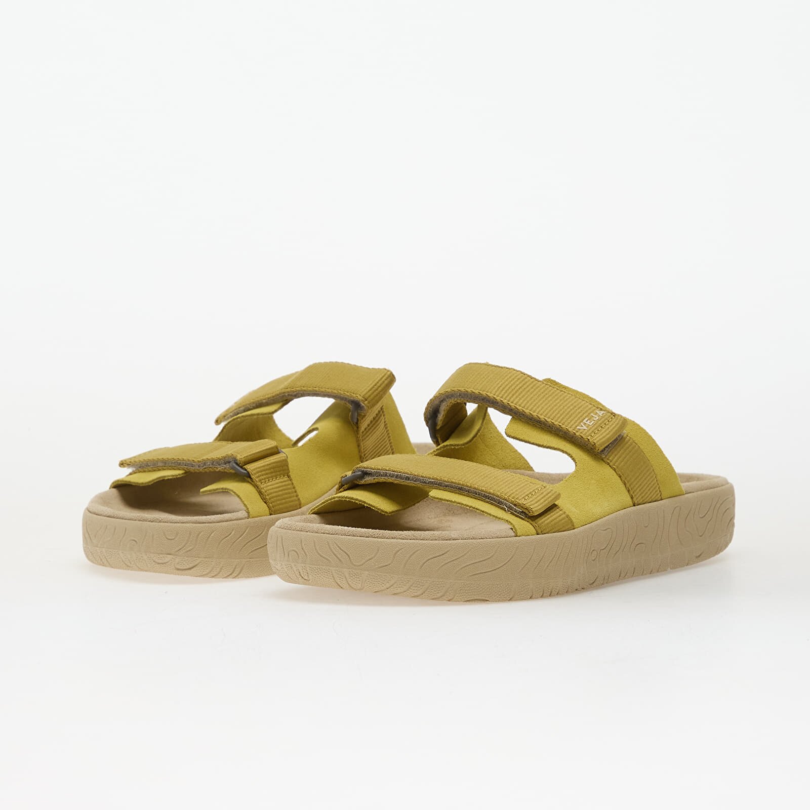 Veja W Arpoador Liquor/ Ocre
