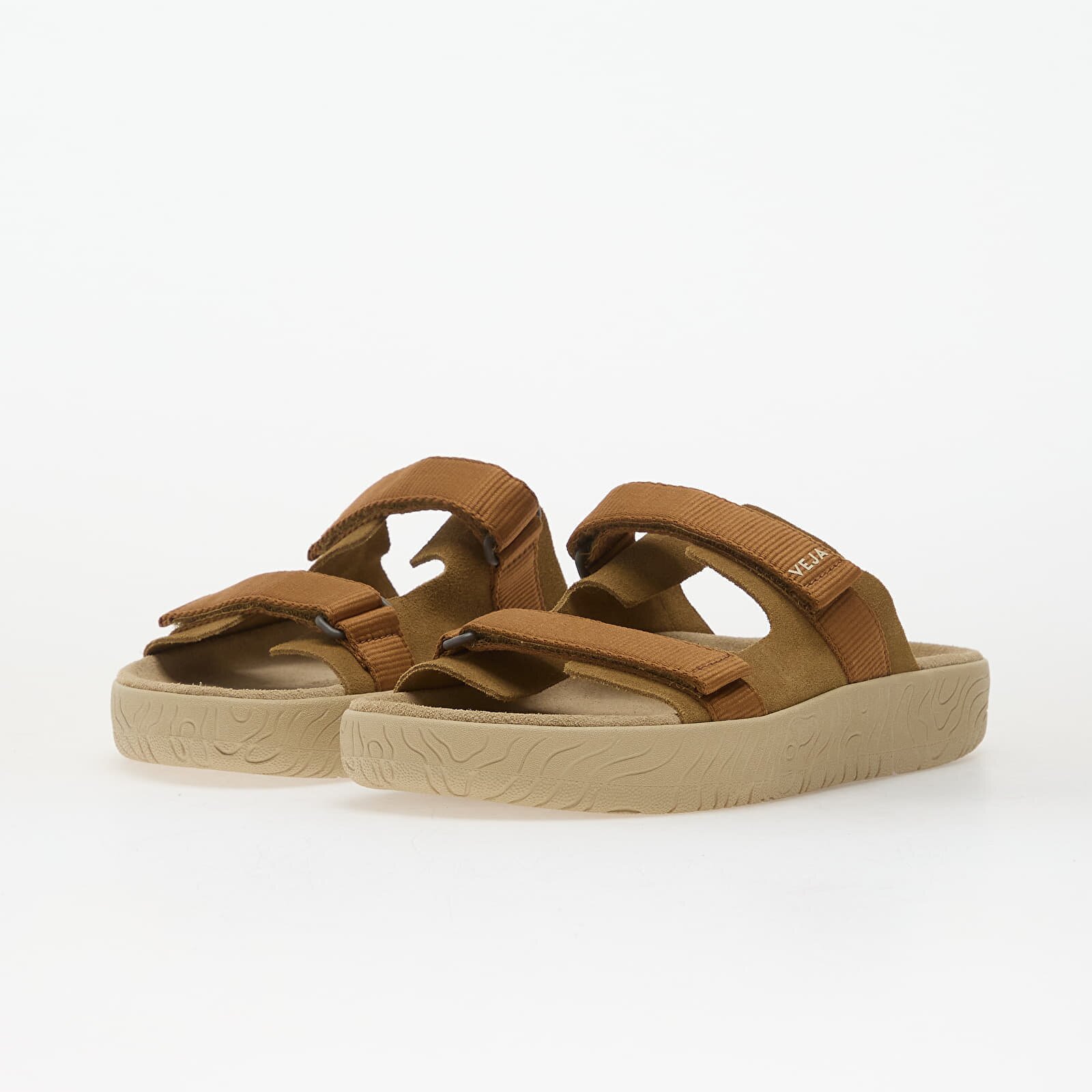 Veja W Arpoador Tent/ Cognac
