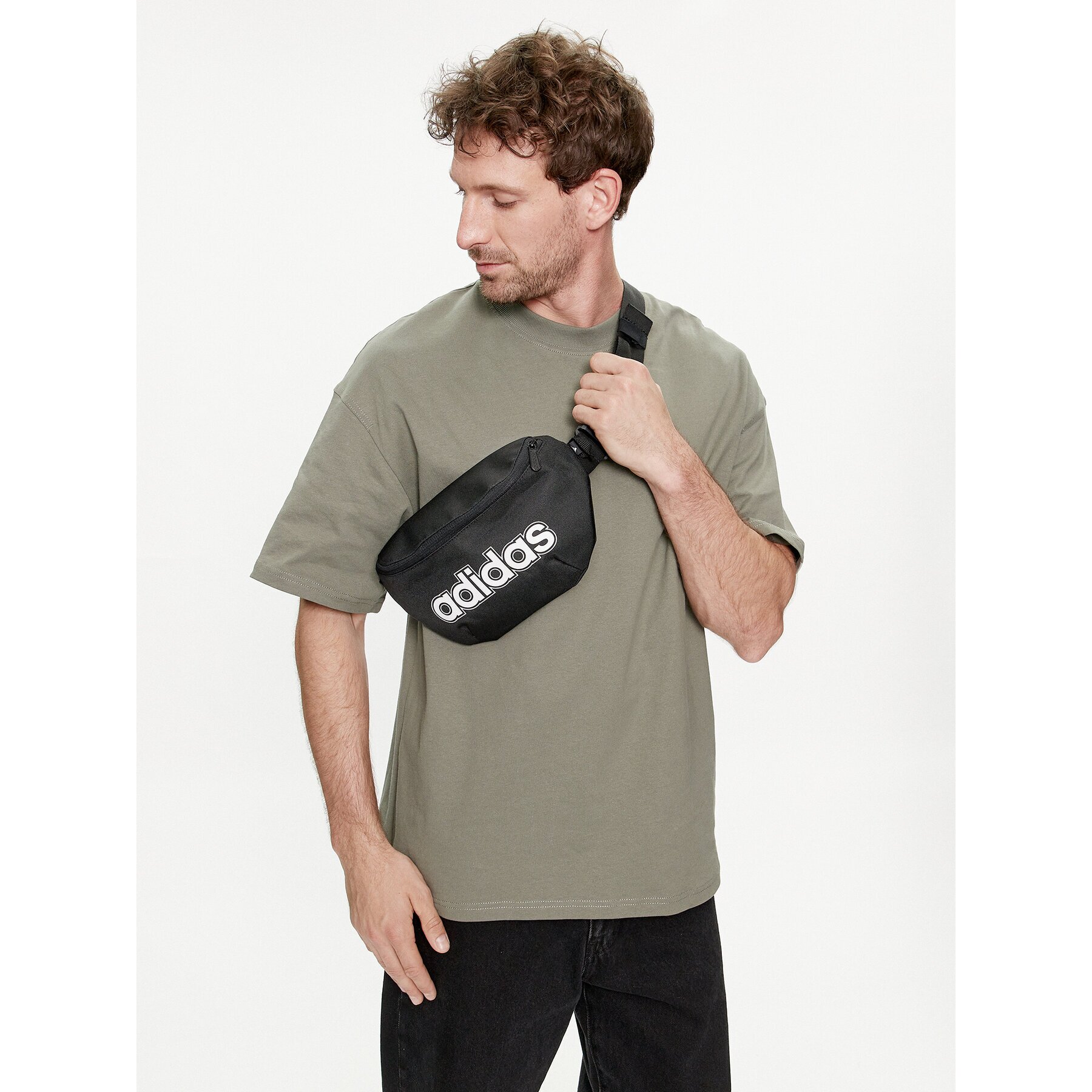 adidas Чанта за кръст﻿ Classic Foundation Waist Bag HT4777