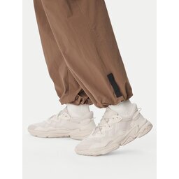 adidas Сникърси Ozweego FY2023