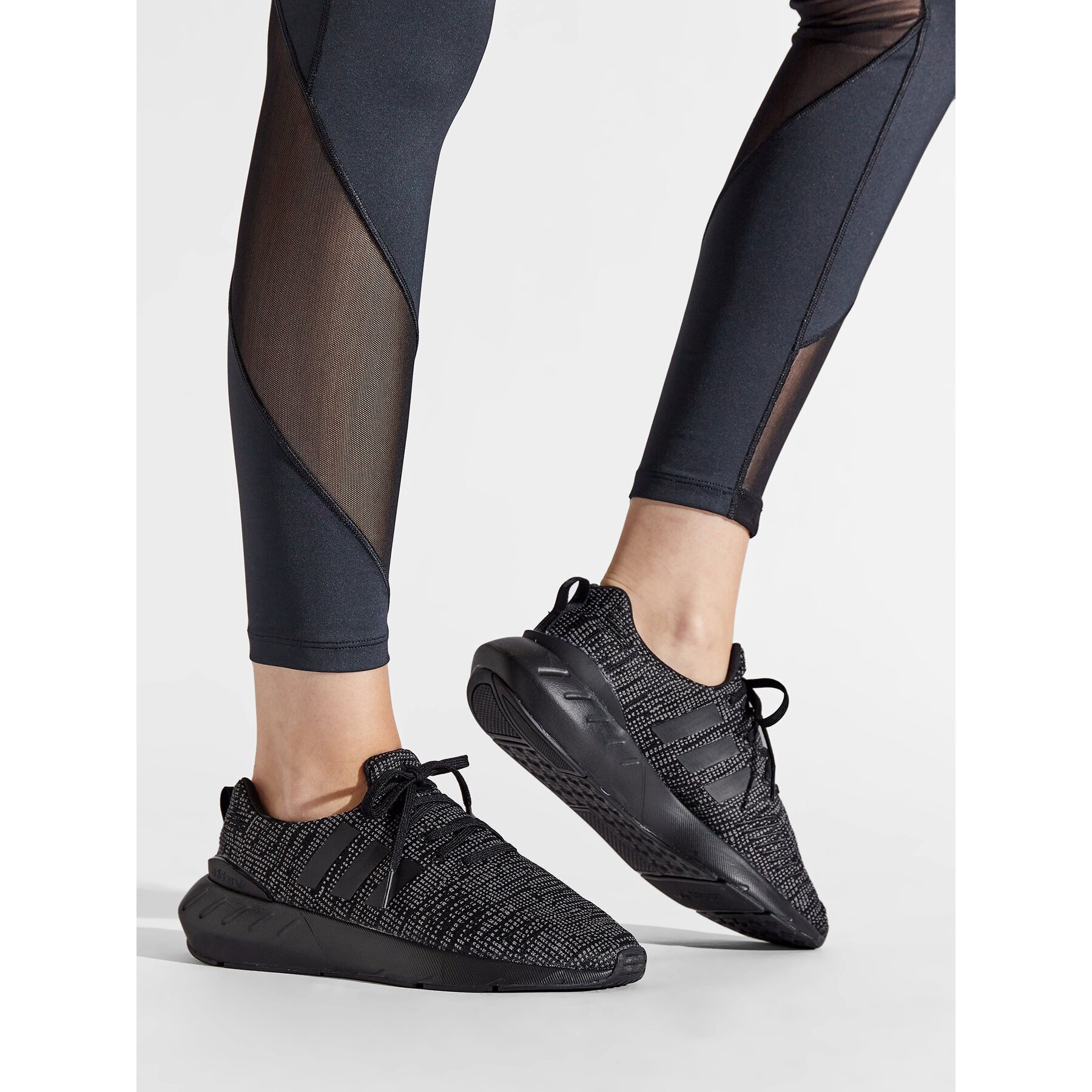 adidas Сникърси Swift Run 22 J GW8166