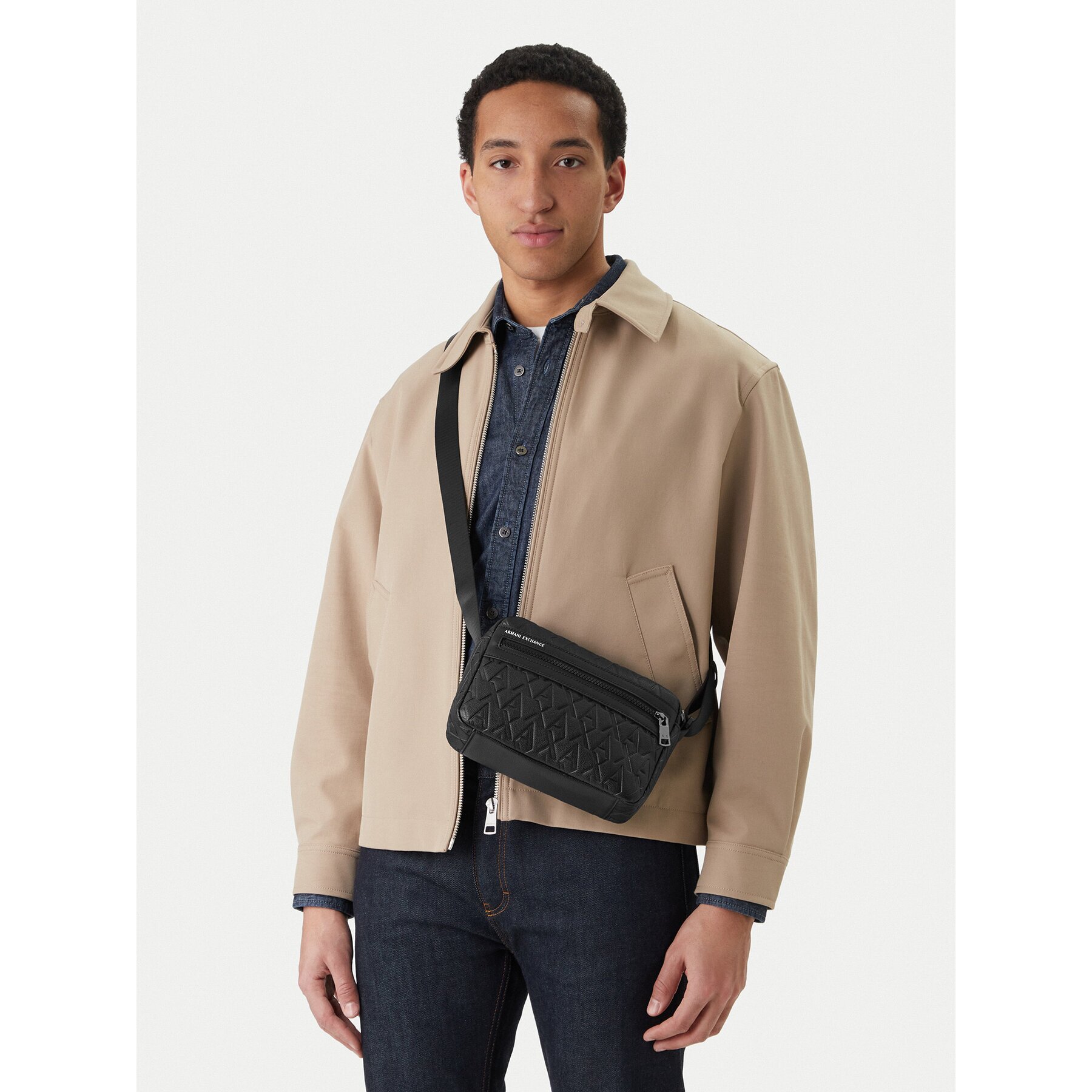 Armani Exchange Мъжка чантичка XM000240 AF12133 UC001