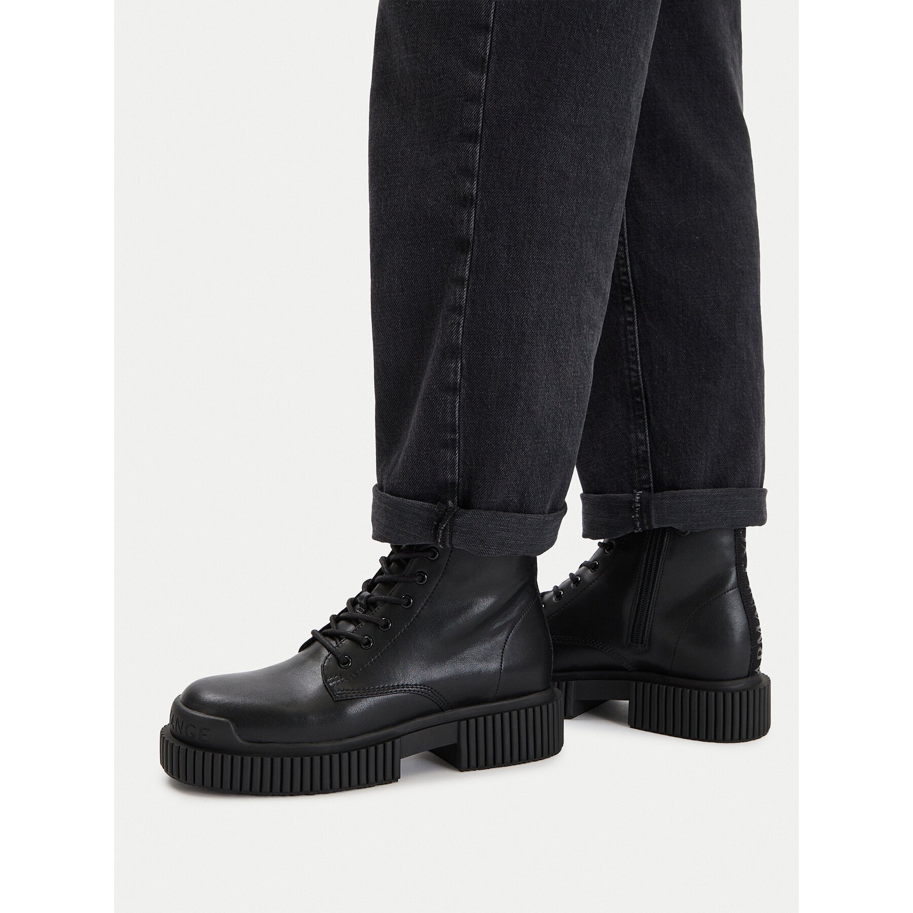 Armani Exchange Зимни обувки XDN031 XV875 00002