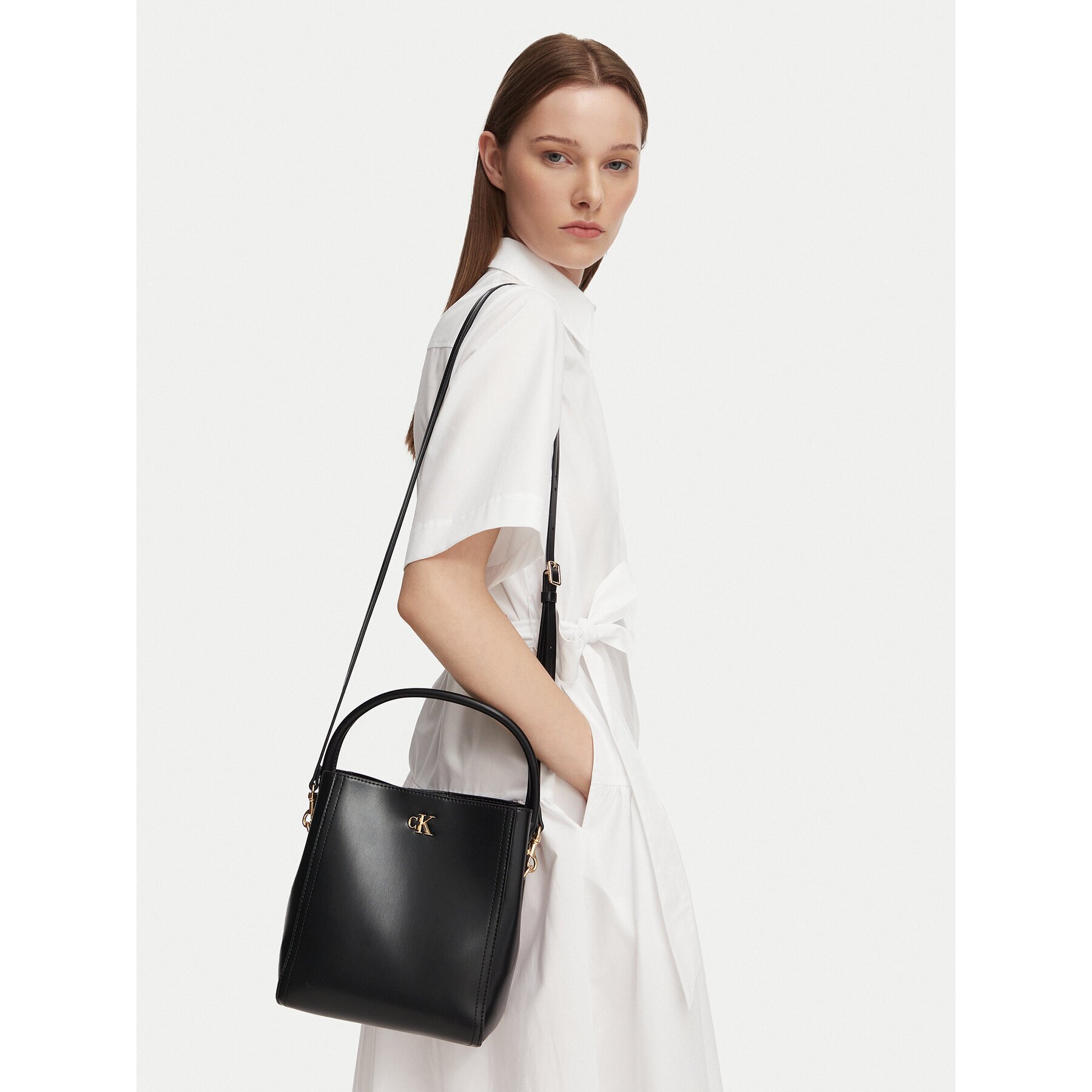 Calvin Klein Дамска чанта Ck Bucket With Strap LV04F3174G