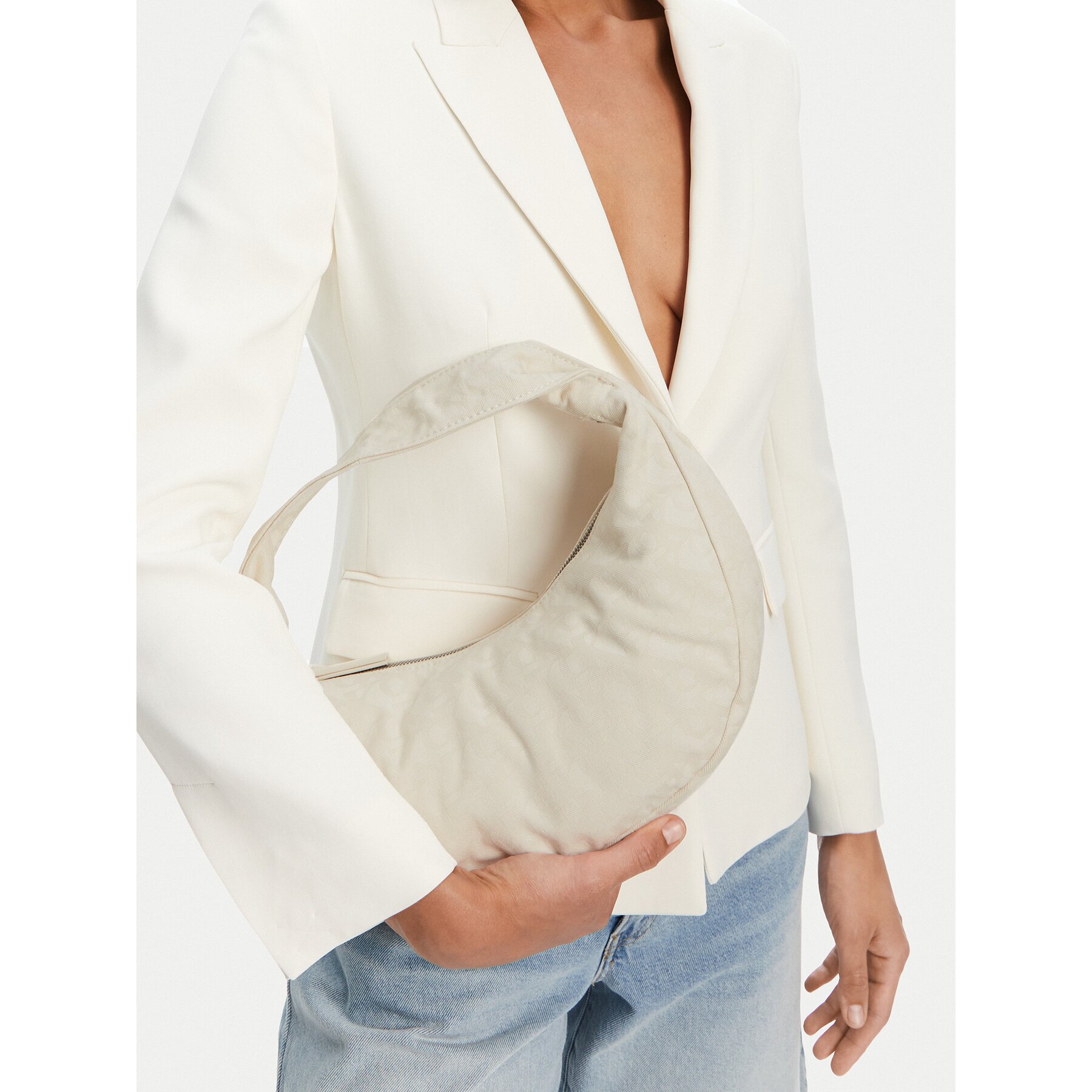 Calvin Klein Дамска чанта Ckj Monogram Pinched Medium Shou LV04F3206G