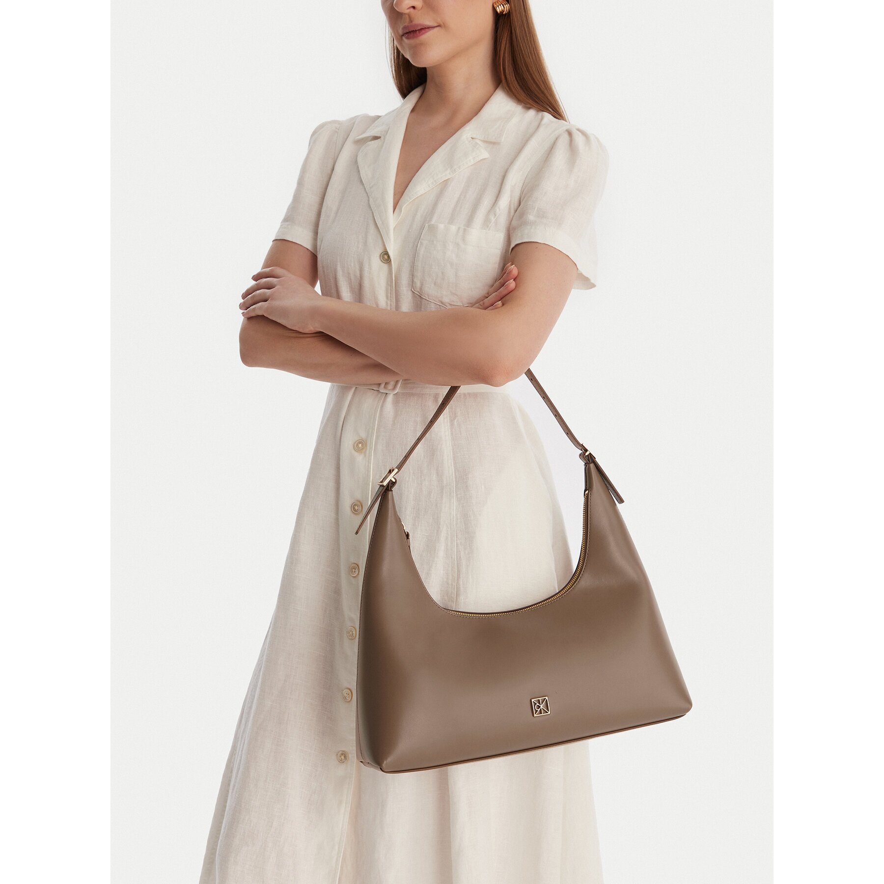 Calvin Klein Дамска чанта Emblem Hw Lthr Shoulder Bag LV04F3262G