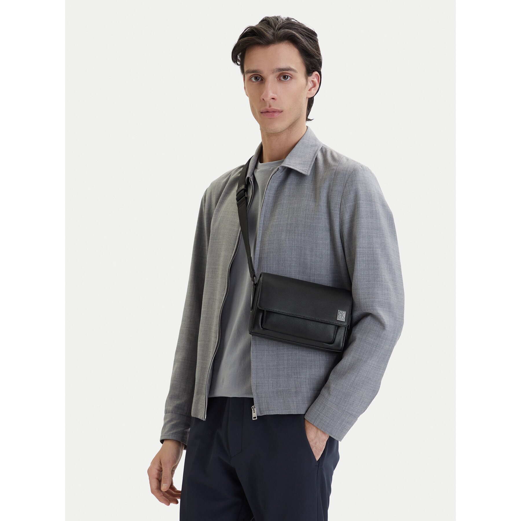 Calvin Klein Дамска чанта Emblem Hw Small Slap Messenger LV04D3367G