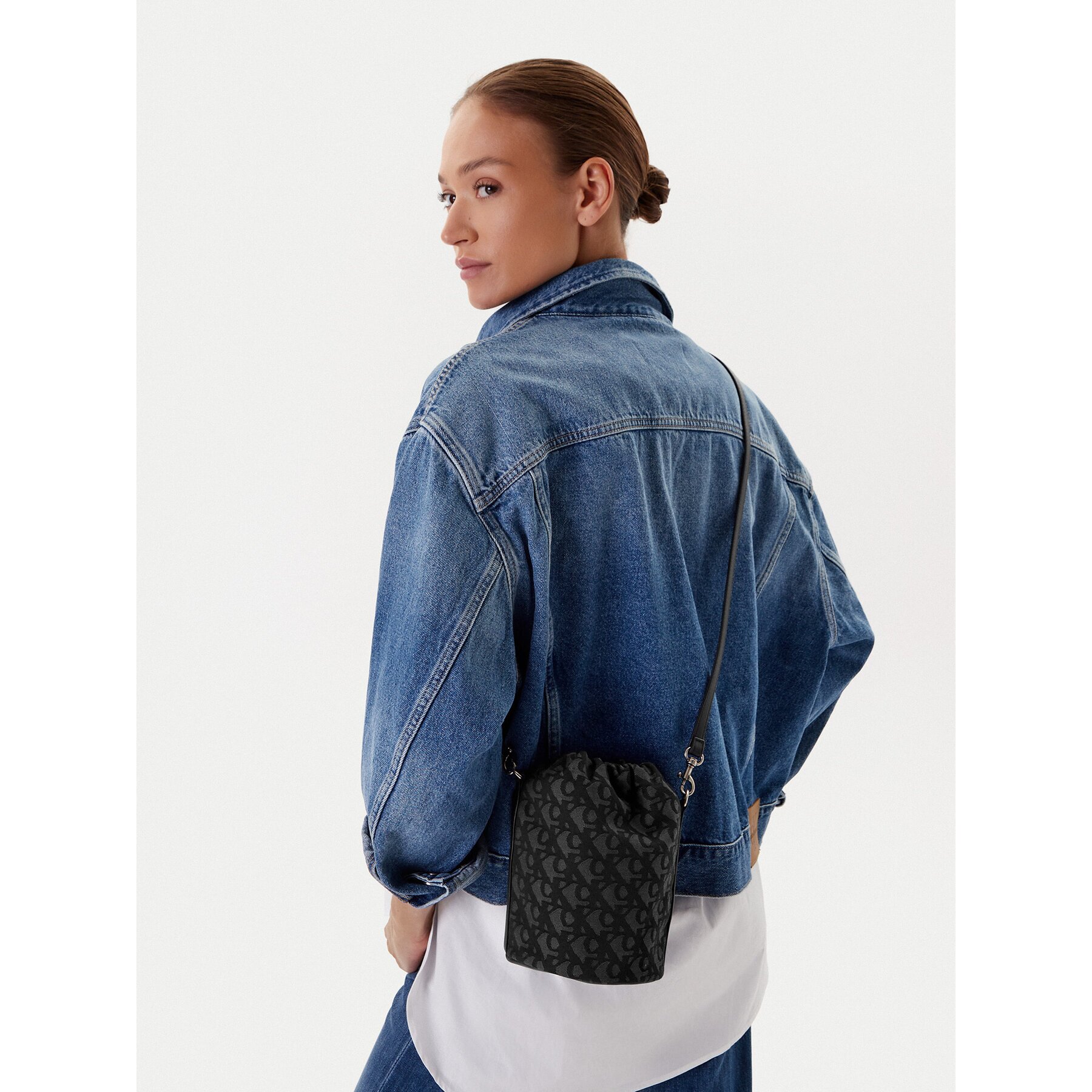 Calvin Klein Дамска чанта LV04F3208G