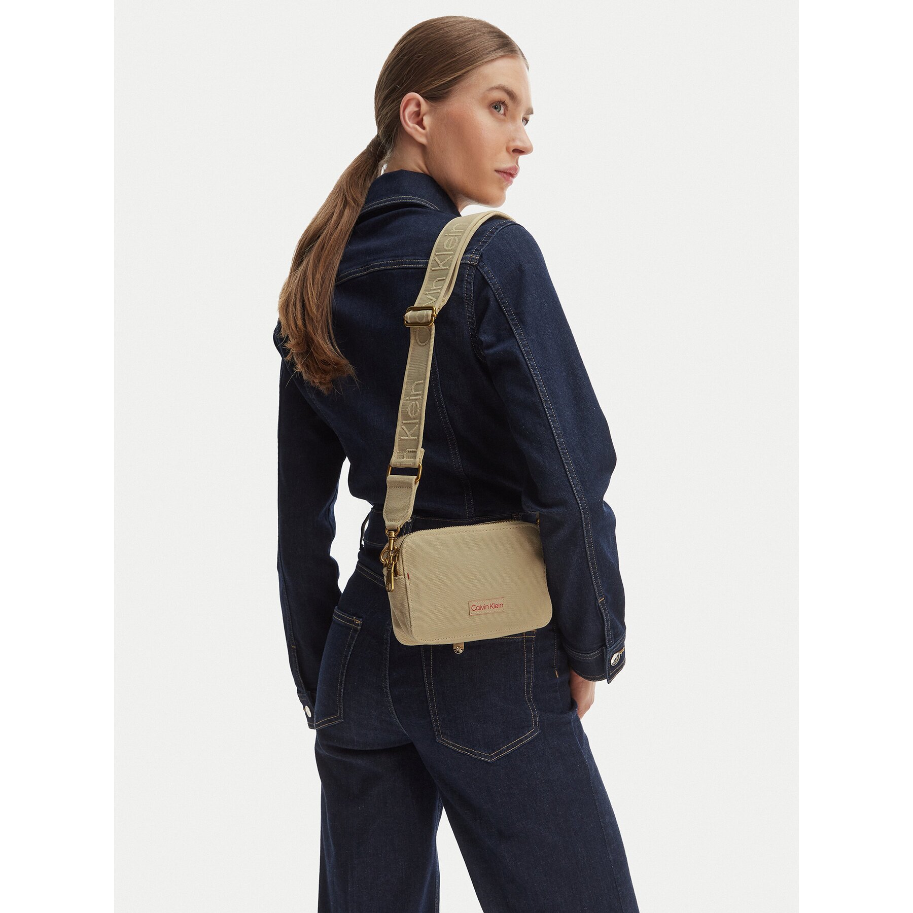Calvin Klein Дамска чанта Webbing Strap Canvas Camera Bag LV04F3385G