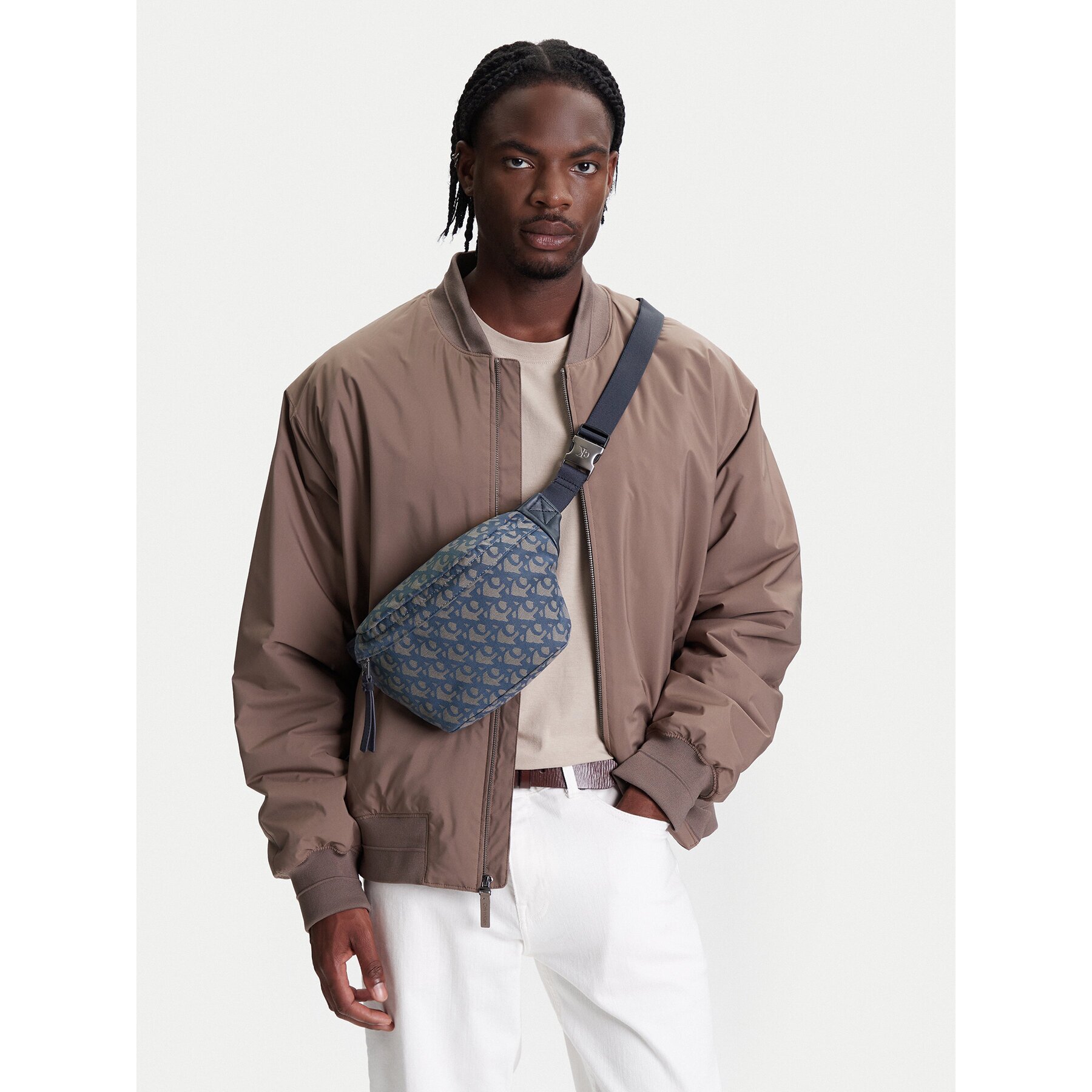 Calvin Klein Jeans Чанта за кръст﻿ Unstructured Monogram Waistbag LV04G3177G