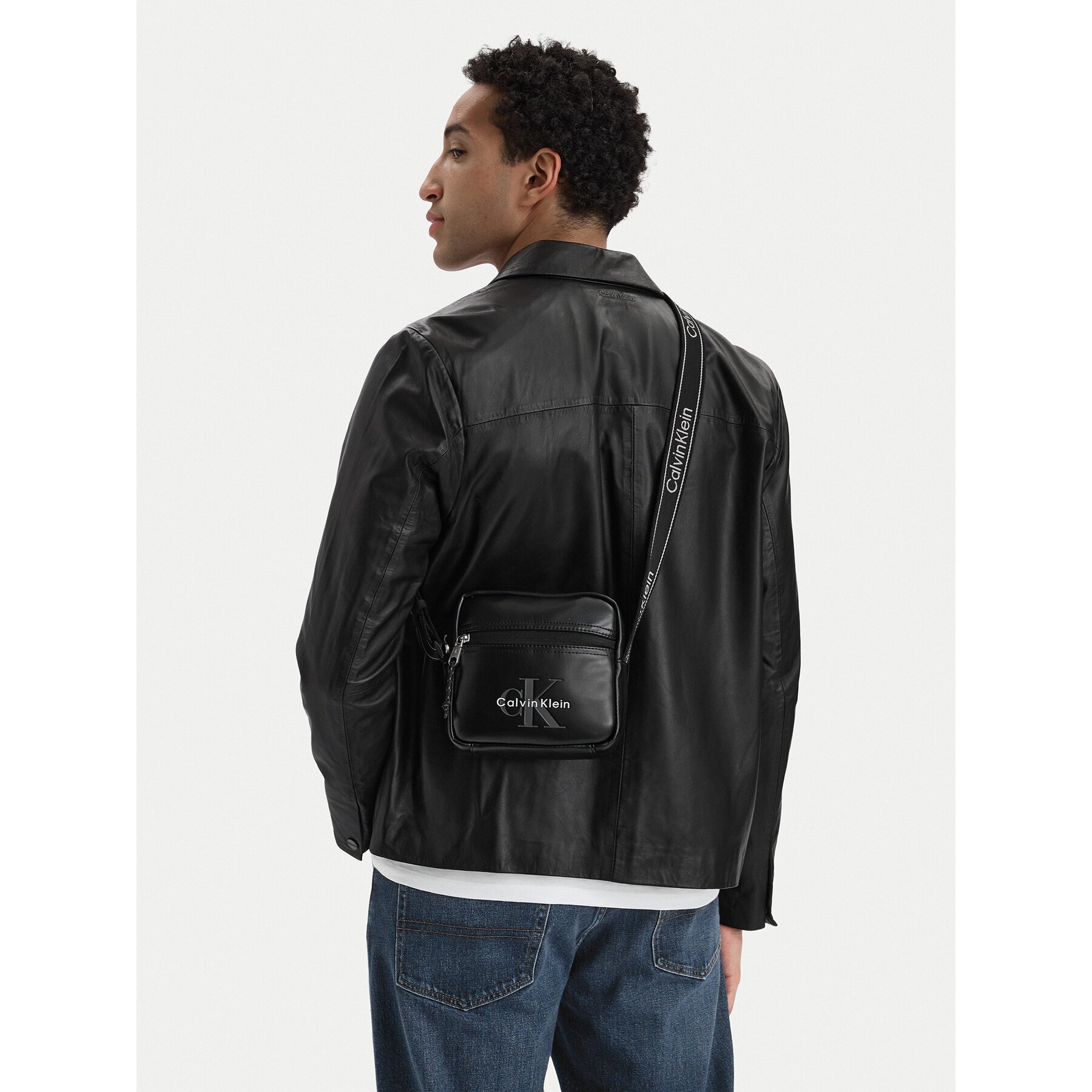 Calvin Klein Мъжка чантичка Bold Logo Webbing Square Crossbo LV04D3445G